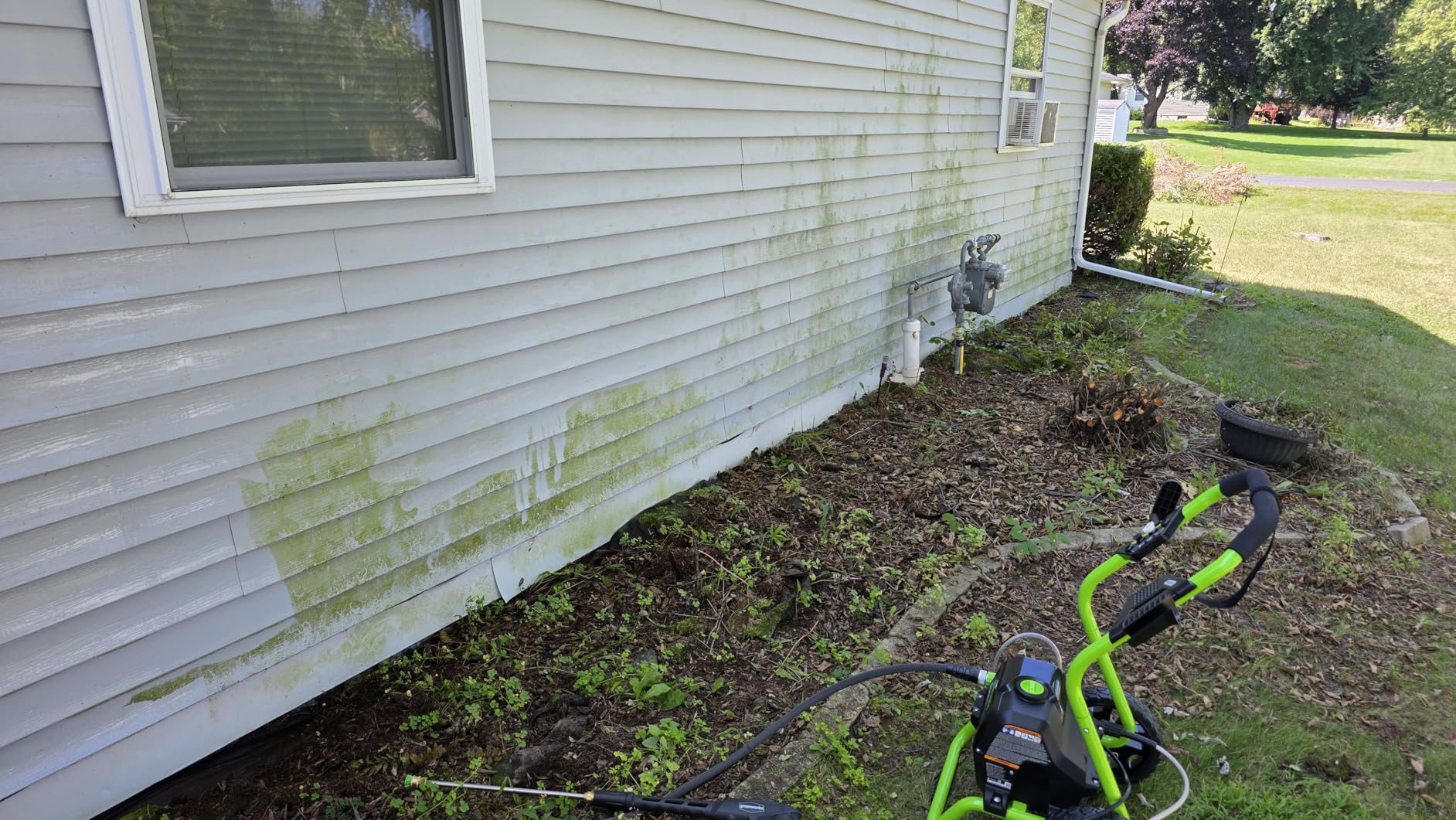 Greenworks 2000 PSI (13 Amp) Electric Pressure Washer (Wheels For Transport / 20 FT Hose / 35 FT Power Cord) Great For Cars, Fences, Patios, Driveways customer photo 1