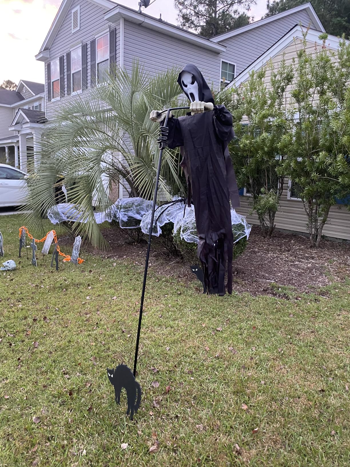 LarpGears Halloween Scarecrow Ghost Outdoor Decorations, 7.5Ft Halloween Rotatable Ghost of Death Flying Ghost Home Decoration for Outdoor Garden, Porch, Yard customer photo 2
