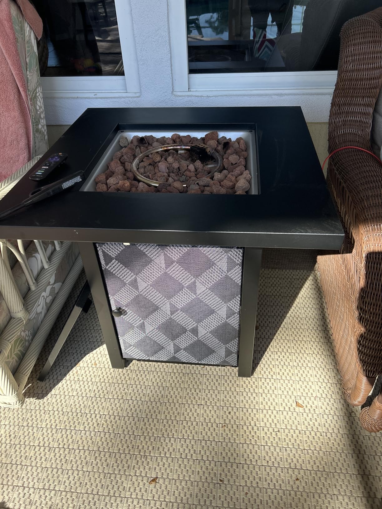 Ciays 28 Inch Propane Fire Pit CSA-Listed Outdoor Fire Pit Table, 50,000 BTU Steel Gas Fire Pits with Lid and Lava Rock customer photo 2