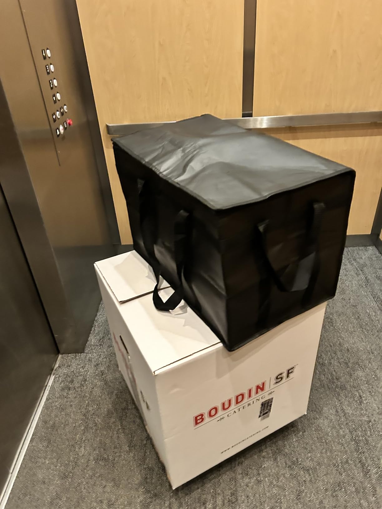 CIVJET Insulated Food Delivery Bag, XXXL Insulated Reusable Grocery Cooler/Hot Bags, Tote Bag for Shopping/Travel/Doordash, Catering Bag Doordash 22x14x13, Black, 1-Pack customer photo 2