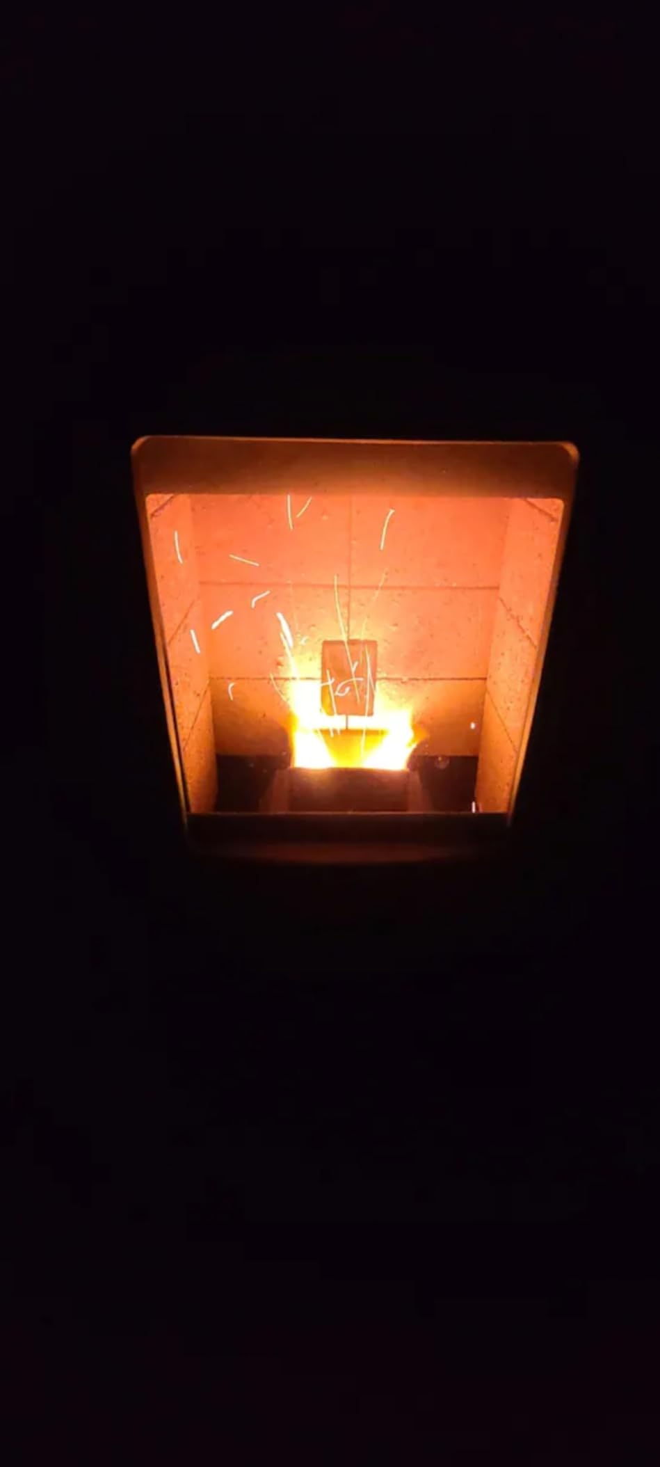 Comfortbilt HP50S Small Wood Pellet Stove Compact Heats 2,200 ft² 47 lb Hopper Arctic White customer photo 1