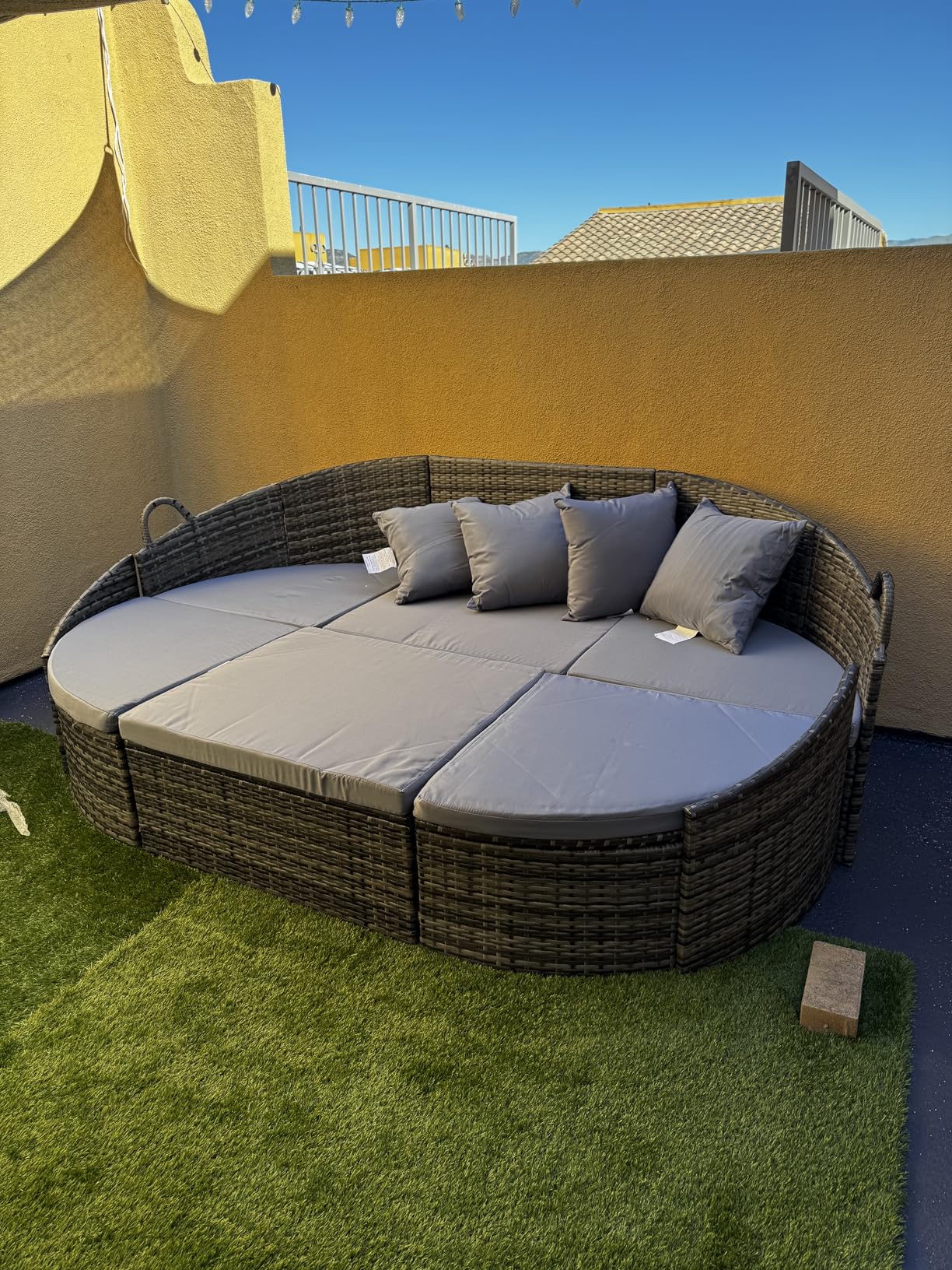 Outsunny 4-Piece Outdoor Rattan Furniture Set, Round Convertible Patio Daybed or Sunbed, Sectional Sofa with Canopy, Pillows, Cushions, Footrest, Table, PE Plastic Wicker, Gray customer photo 2