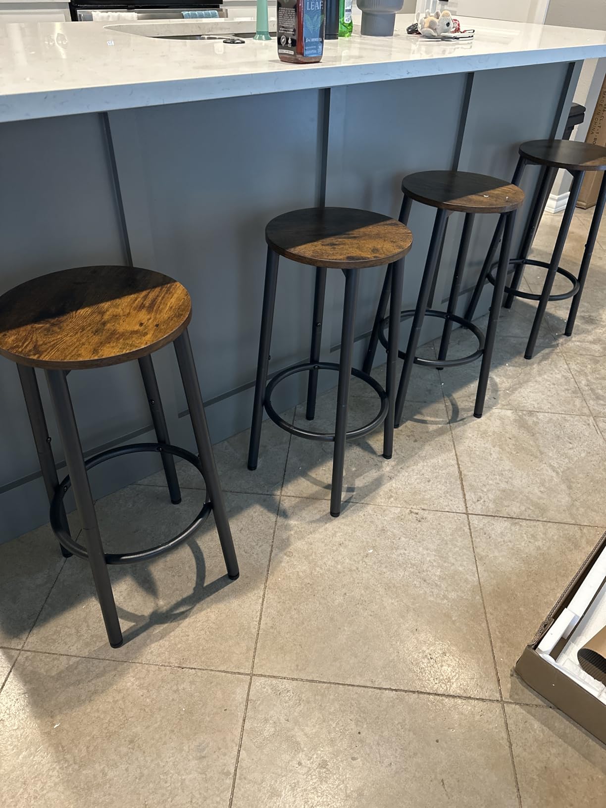 HOOBRO Bar Stools, Set of 2 Bar Chairs, Kitchen Round Height Stools with Footrest, Breakfast Bar Stools, Sturdy Steel Frame, for Dining Room, Kitchen, Party, Easy Assembly, Rustic Brown BF03BY01 customer photo 2