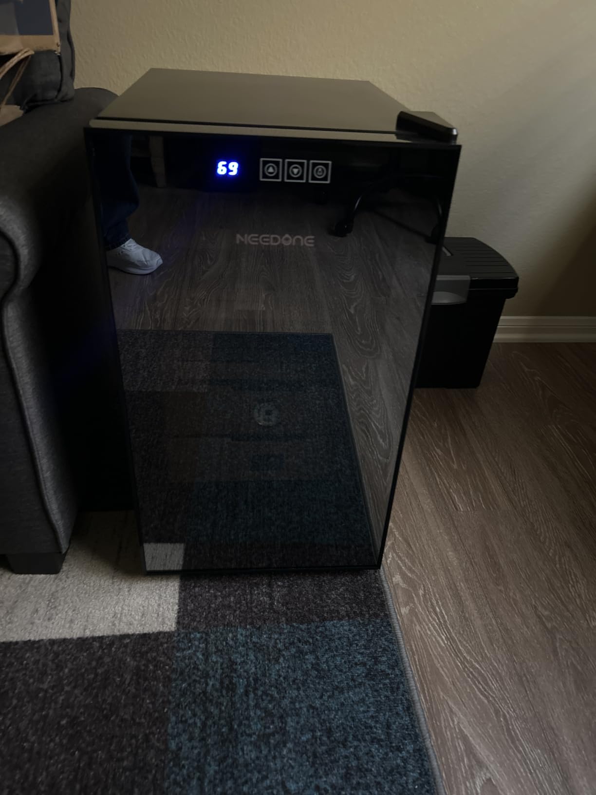 NEEDONE Humidor 16L, Electric Cooler Humidors for 100 Counts, Electronic Cabinet with Cooling Control, Spanish Cedar Wood Drawer Shelves, Digital Hygrometer Displays, Gift for Men customer photo 1