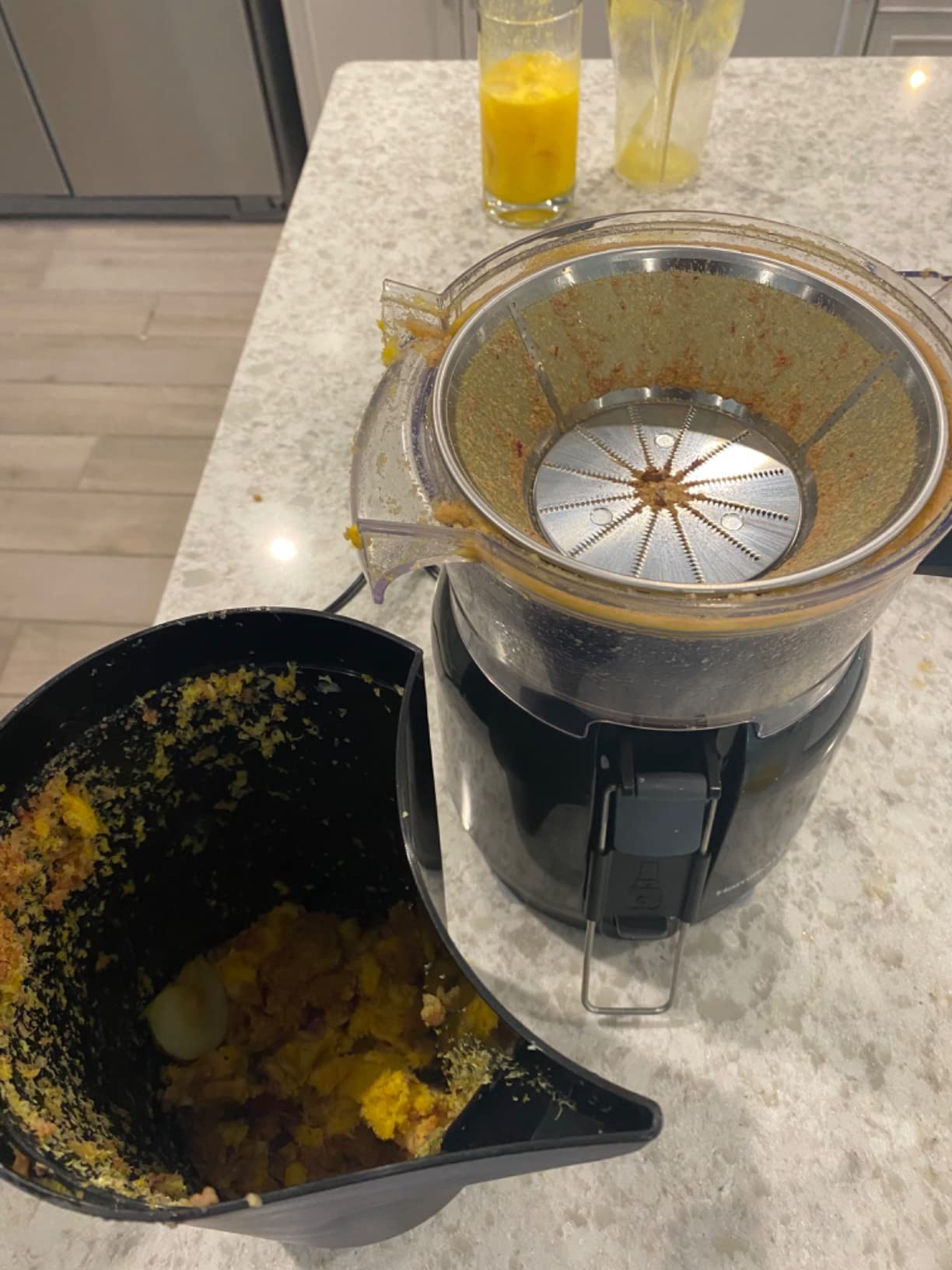 Hamilton Beach Juice & Blend 2-in-1 Juicer Machine and 20 oz. Blender, Big Mouth Large 3