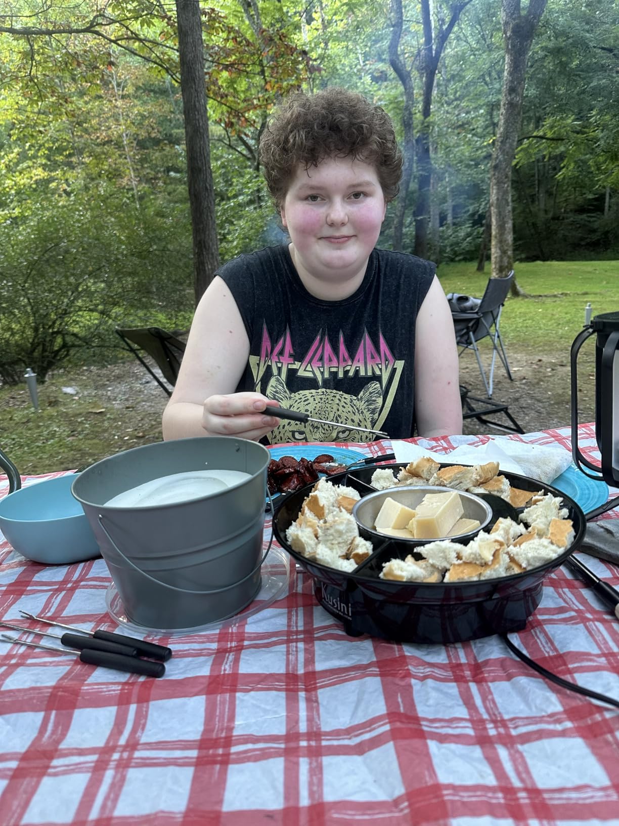 Kusini Electric Fondue Pot Set - Chocolate Fondue Kit - Temperature Control, Detachable Serving Trays, & 4 Roasting Forks - Gift Set & Date Night Idea. Serve at Movie Night or Game Night. customer photo 1