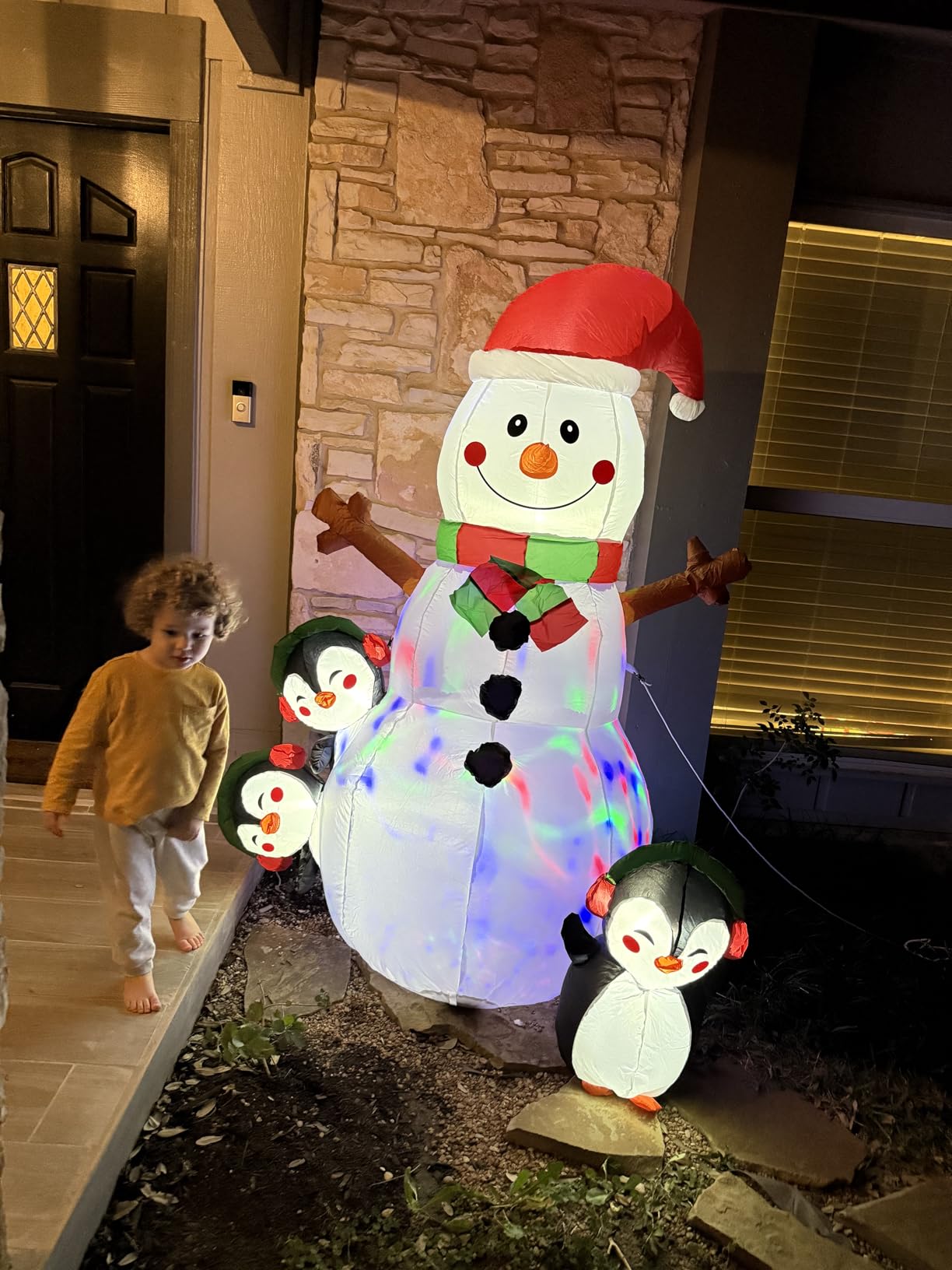 Joiedomi 6 FT Christmas Snowman Inflatable Outdoor Decoration with Build-in Multicolor LEDs, Snowman Penguin Blow Up Inflatables for Xmas Party, Shinny for Party Indoor, Outdoor, Garden Winter Décor customer photo 1