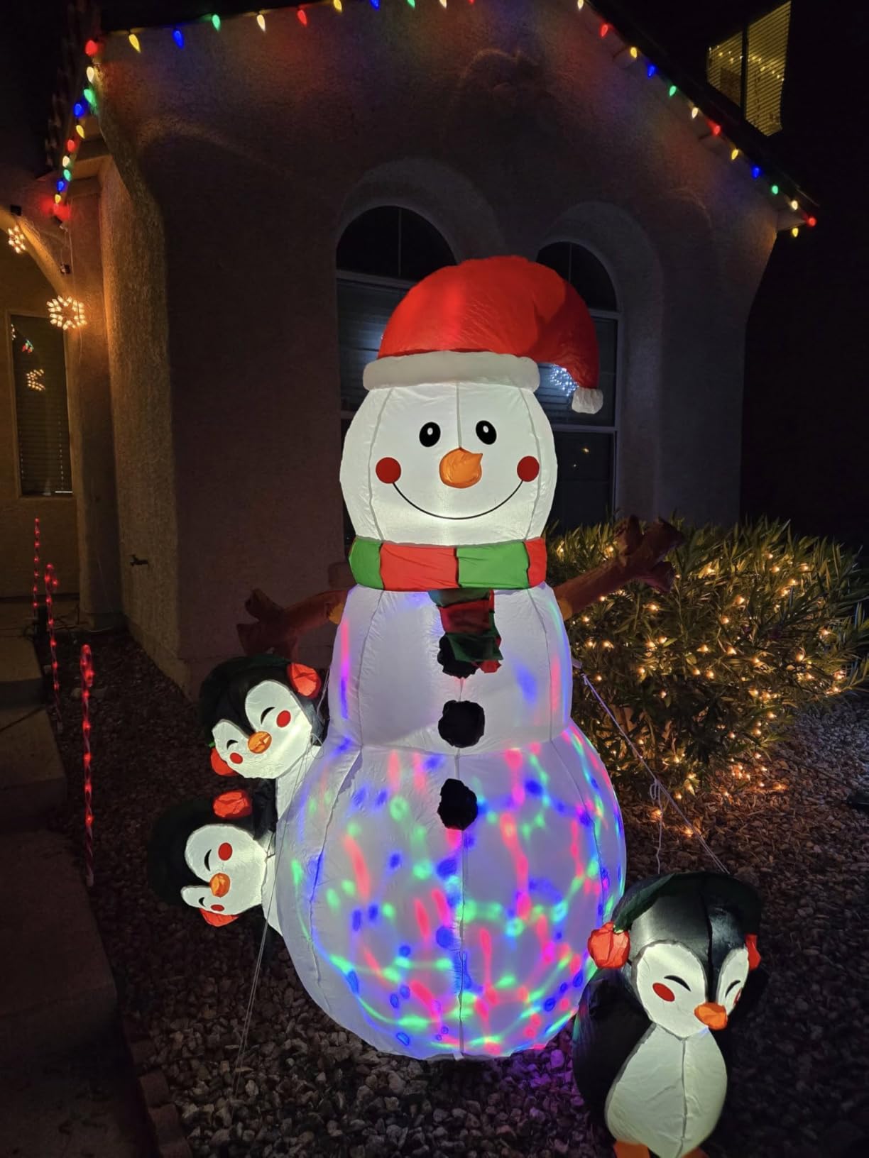 Joiedomi 6 FT Christmas Snowman Inflatable Outdoor Decoration with Build-in Multicolor LEDs, Snowman Penguin Blow Up Inflatables for Xmas Party, Shinny for Party Indoor, Outdoor, Garden Winter Décor customer photo 2