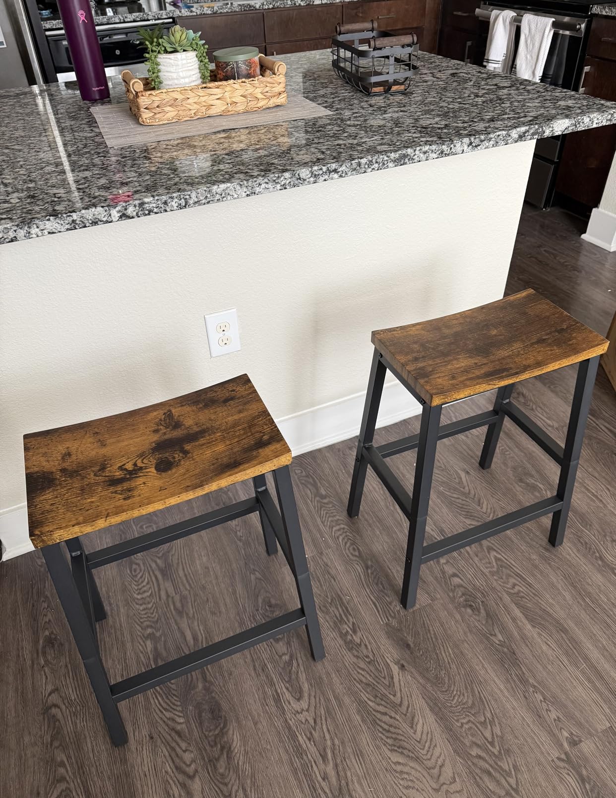 HOOBRO Bar Stools, Set of 2 Bar Chairs, 23.6 Inch Saddle Stools, Kitchen Counter Seat with Footrests, Industrial Barstools for Dining Room, Kitchen, Counter, Rustic Brown and Black customer photo 2