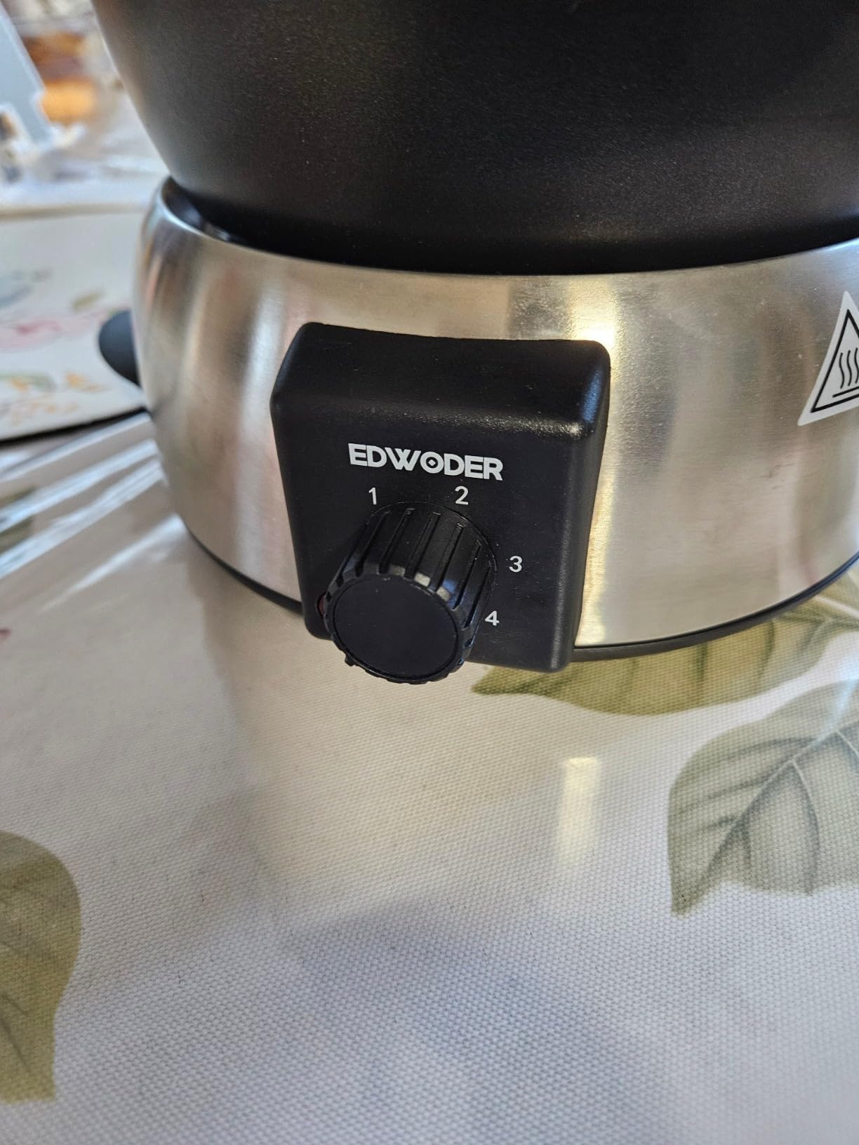 Electric Fondue Pot Set,2-Quart 1000-Watt Non-Stick Fondue Maker with Temperature Control,8 Forks,Perfect for Chocolate, Cheese, Caramel customer photo 2