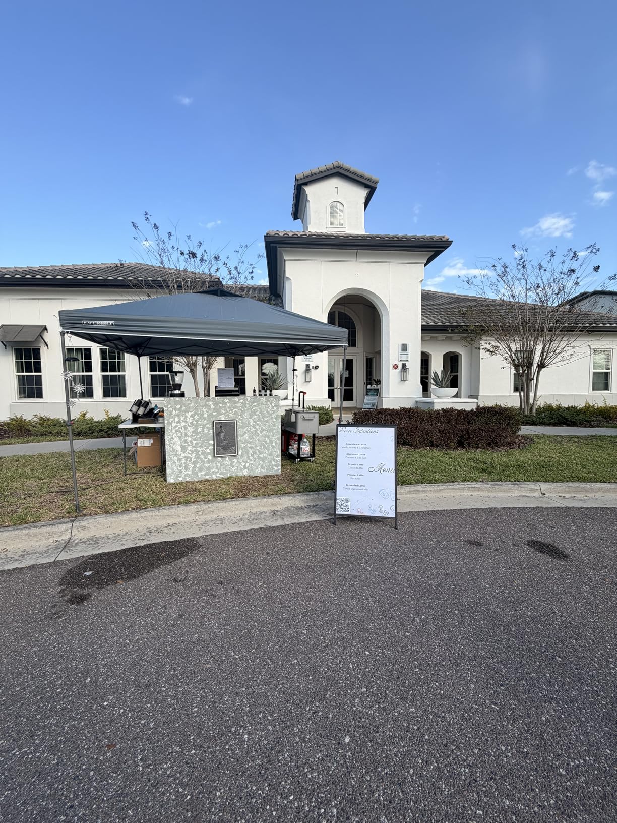 Cuisinart 80 Qt Cooler Cart, Portable Outdoor Beverage Cooler with Storage Shelf, Bottle Opener and Cap Collector, Summer BBQs, Cookouts and Tailgates, 48 Hour Cold Drinks, Chill, Fresh Sodas and Beer customer photo 1