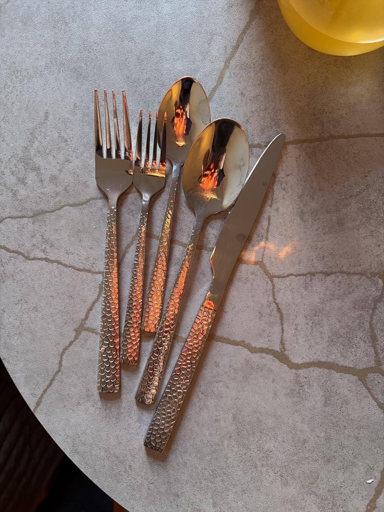 Hammered Silverware Set, 40-Piece Stainless Steel Square Flatware Set for 8, Food-Grade Tableware Cutlery Set, Utensil Sets for Home Restaurant, Mirror Finish, Dishwasher Safe customer photo 1