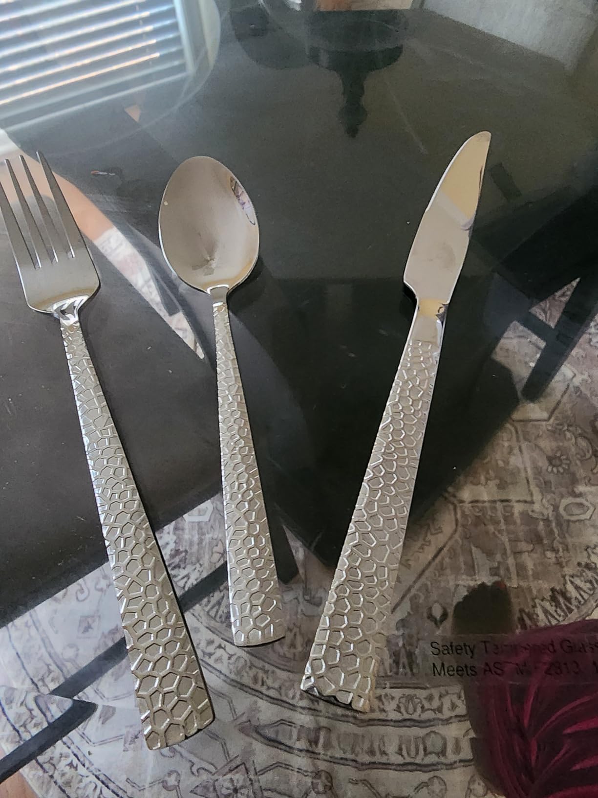 Hammered Silverware Set, 40-Piece Stainless Steel Square Flatware Set for 8, Food-Grade Tableware Cutlery Set, Utensil Sets for Home Restaurant, Mirror Finish, Dishwasher Safe customer photo 2