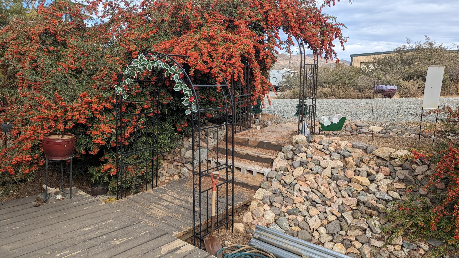 Outvita 7FT Garden Arch Arbor, Heavy Duty Metal Arbour Archway, Decorative Frame Stand Trellis with 7 Inch Ground Stakes for Wedding Ceremony Party Plant Climbing Rose Vines Lawn Courtyard Patio Black customer photo 2