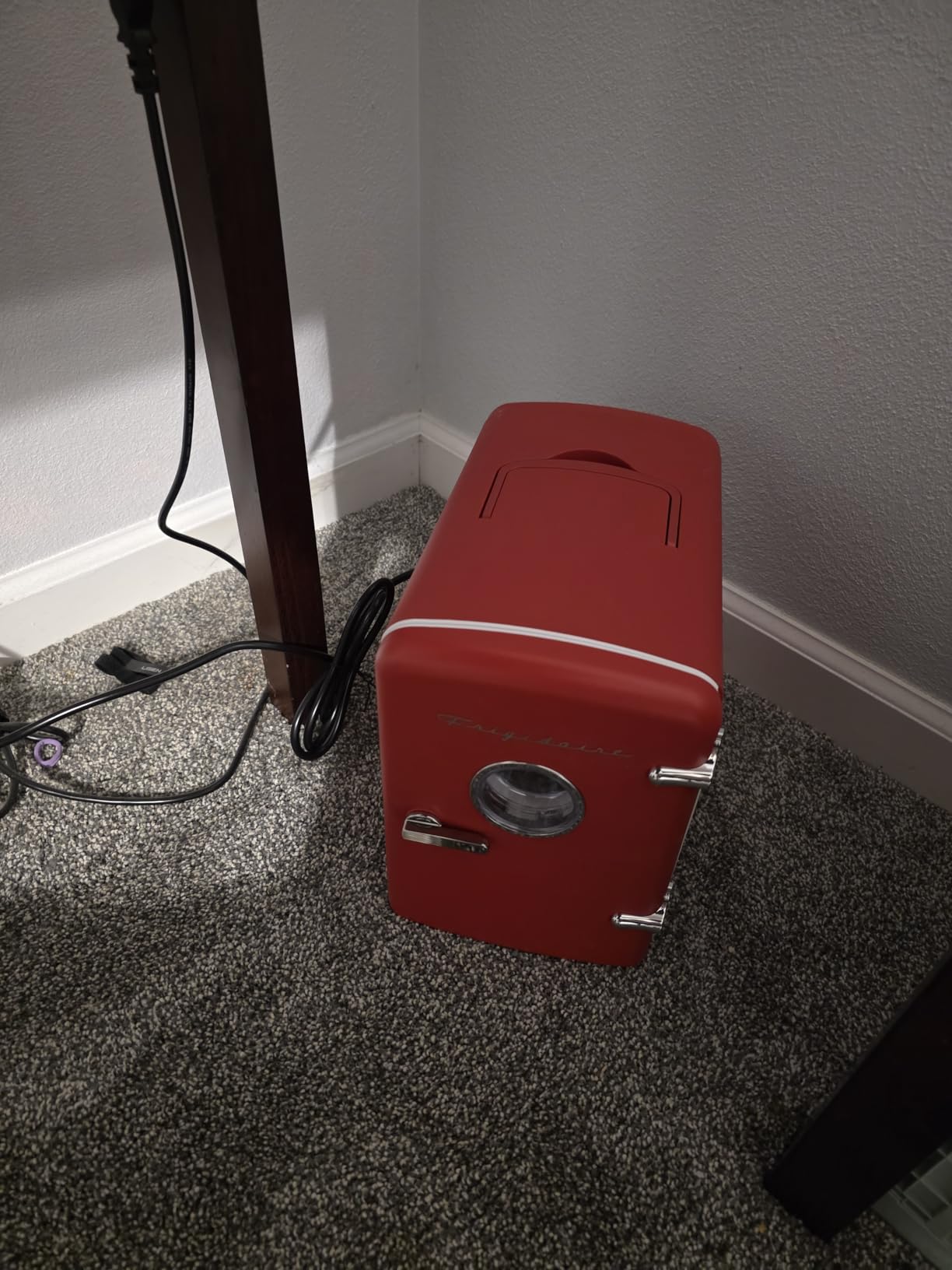 Frigidaire Retro 9-Can Mini Personal Fridge Portable Cooler for Car, Office, Bedroom, Dorm Room, or Cabin, 11.8