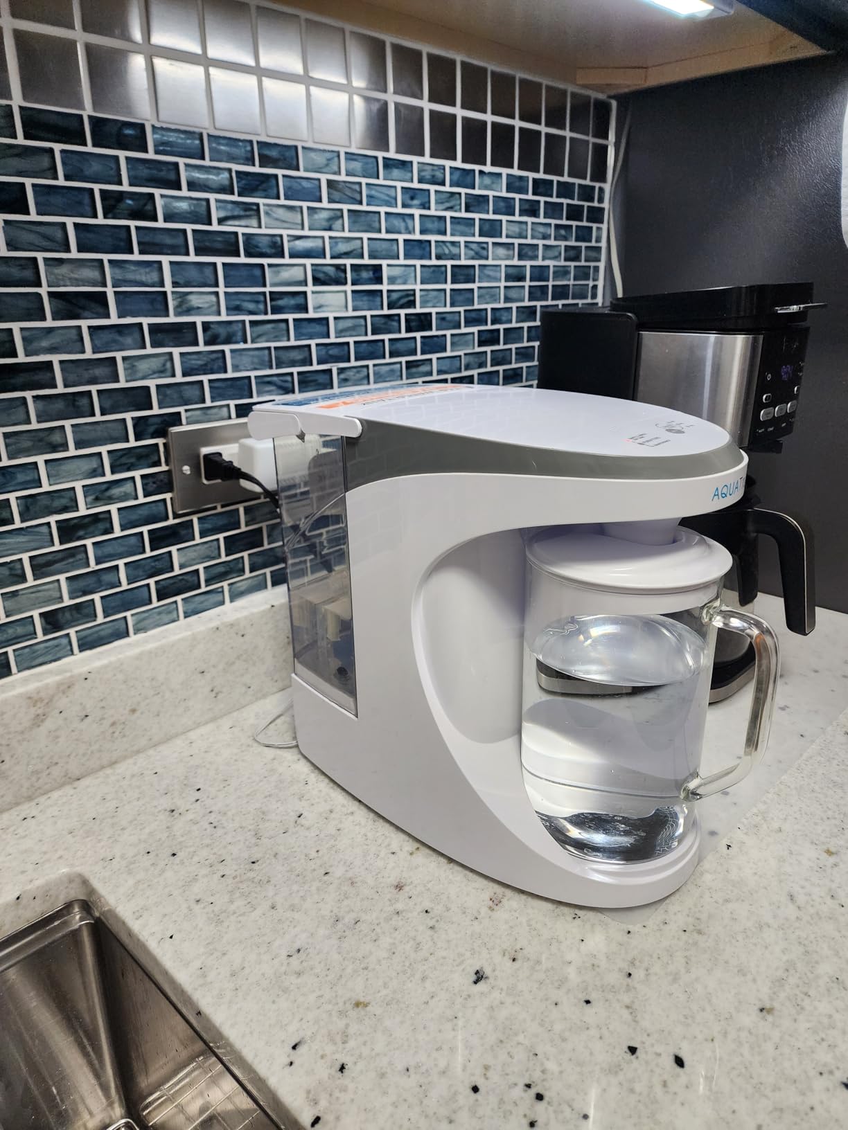 AquaTru Carafe Countertop Water Purifier | Compact 4-Stage Reverse Osmosis System with Glass Carafe Removes 84 Contaminants Including Forever Chemicals, Lead & Fluoride | No Plumbing customer photo 2