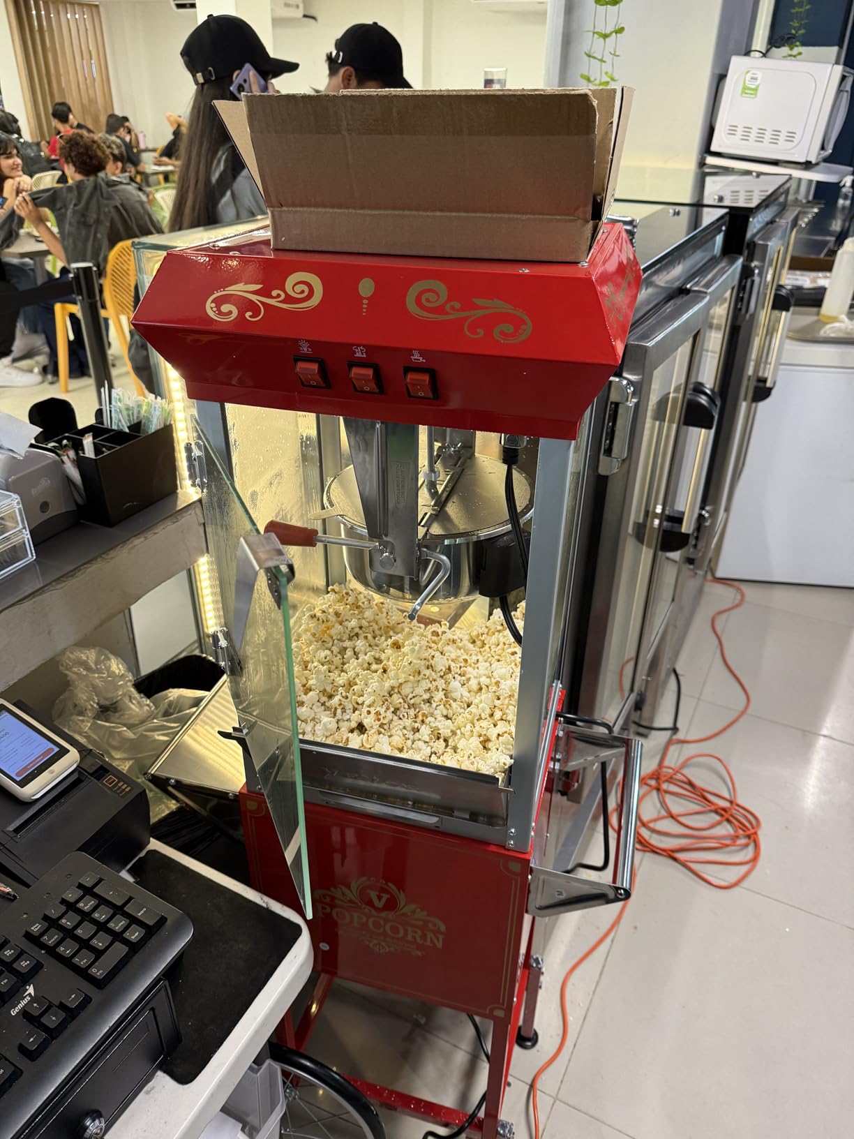 VEVOR Commercial Popcorn Machine, 12 Oz Kettle, 1440 W Countertop Popcorn Maker for 80 Cups per Batch, Theater Style Popper with 3-Switch Control Steel Frame Tempered Glass Doors 1 Scoop 2 Spoons, Red customer photo 1