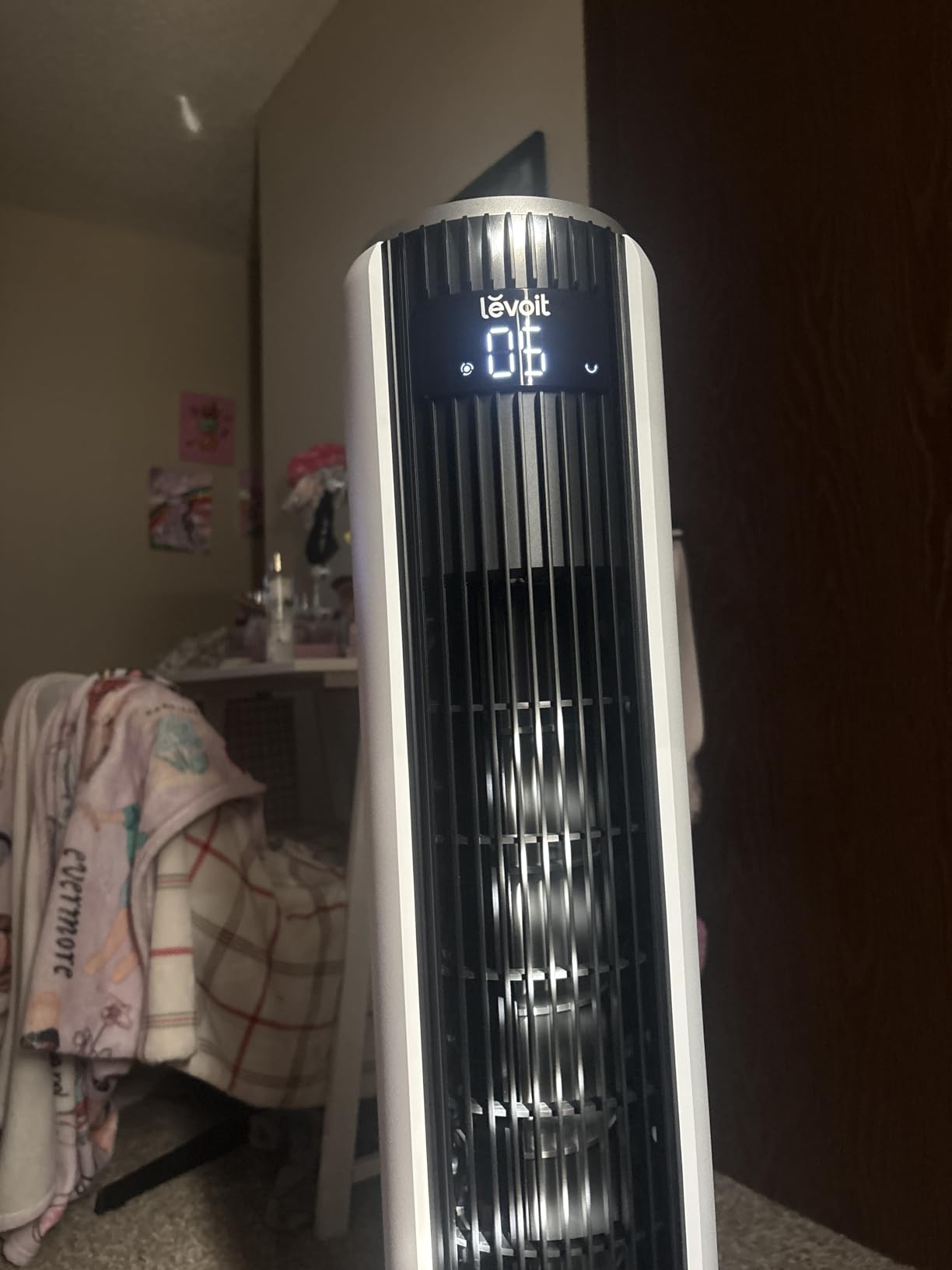 LEVOIT Tower Fan for Bedroom, 90° Oscillating Standing Fan with 28dB Quiet for Sleep, 25ft/s Velocity, 12H Timer, 5 Speeds 4 Modes, Remoter, Bladeless Room Fan for Home, Office, Indoor, 36 inch, White customer photo 2