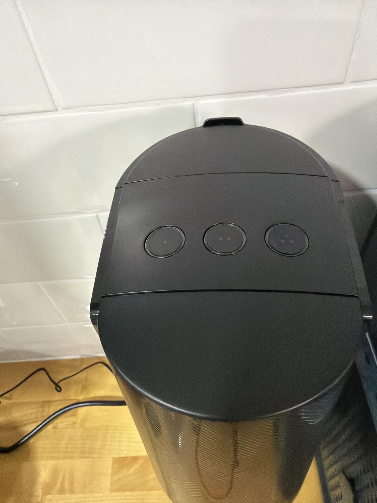 SodaStream - E-TERRA Soda Maker | VALUE BUNDLE | 3 Automatic Carbonation Levels | Includes 2x CO2 Cylinders, 3x 32 Fl Oz Dishwasher Safe Bottles, 2x Bubly Fruit Flavor Drops, 1x Power Adapter | Black customer photo 1