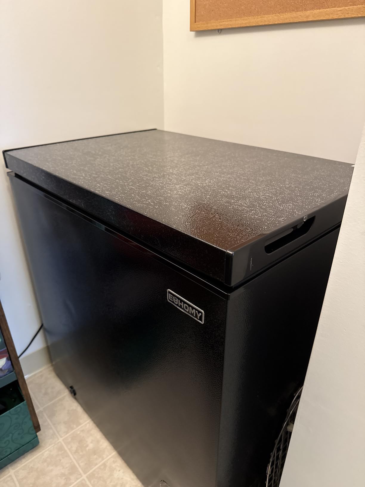 EUHOMY 3.5 Cu.Ft Chest Freezer with Removable Basket, Small Deep Freezer Adjustable 7 Thermostat, Quiet Mini Freezer Free-Standing Top Door, Energy Saving for Apartment/Garage/Basement/Dorm/Home,Black customer photo 1