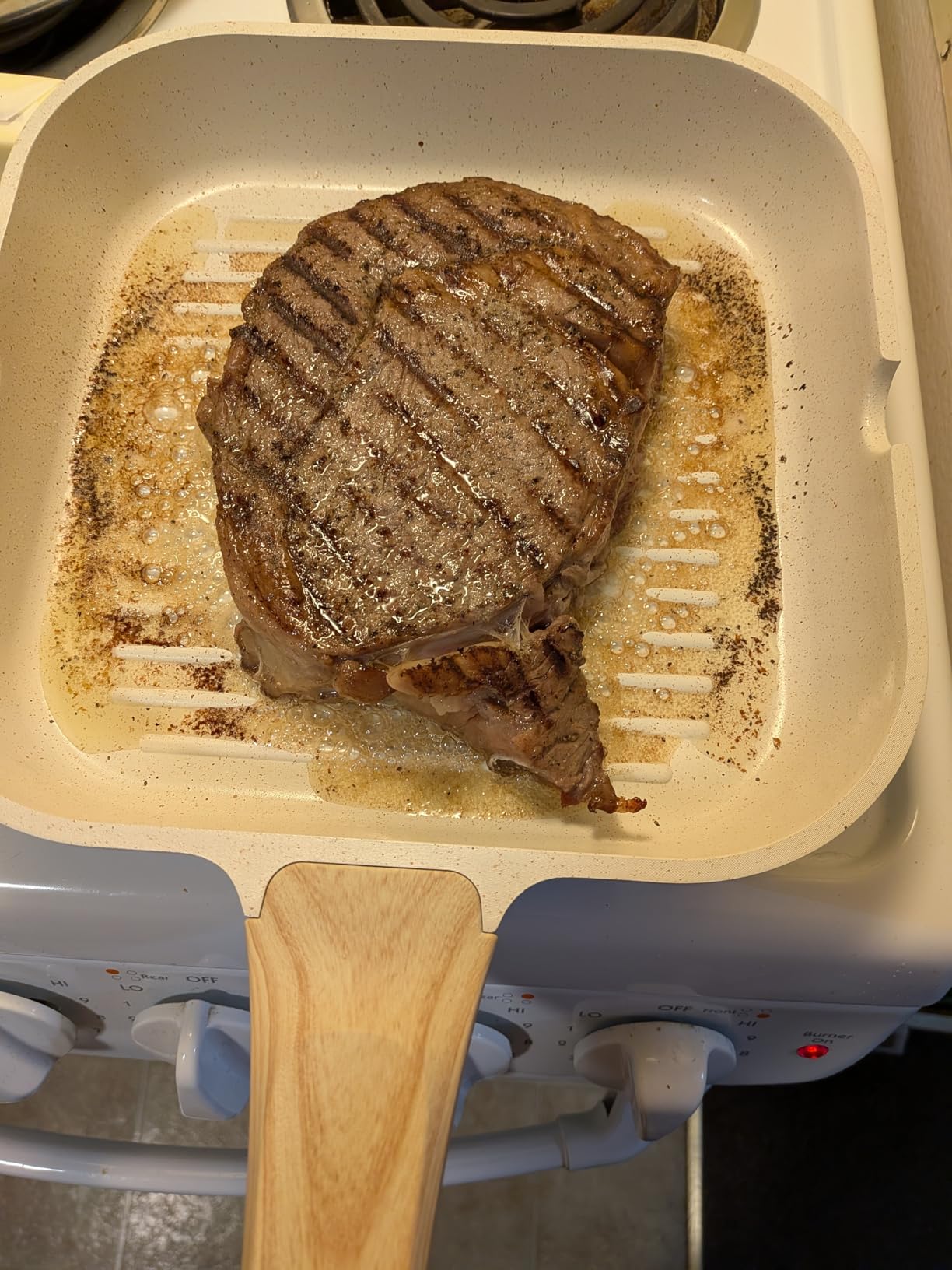 SENSARTE Nonstick Ceramic Grill Pan for Stove Tops, Versatile Square Grilling Pan with Pour Spouts, Durable Grill Skillet for All Stoves(Gas,Electric,Induction) Non Toxic-PTFE,PFAS,PFOA Free, 9.5Inch customer photo 1