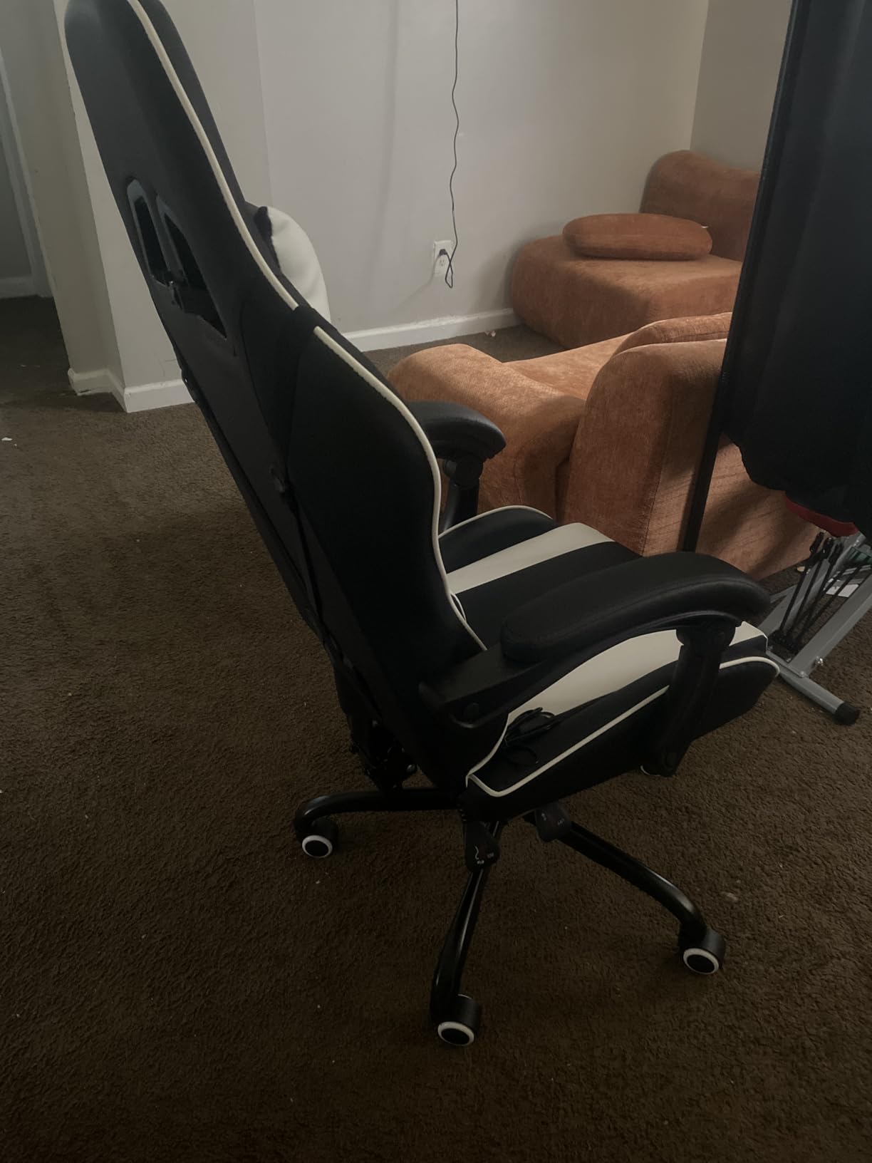 Homall Gaming Chair, Video Game Chair with Footrest and Massage Lumbar Support, Ergonomic Computer Chair Height Adjustable with Swivel Seat and Headrest (White) customer photo 1