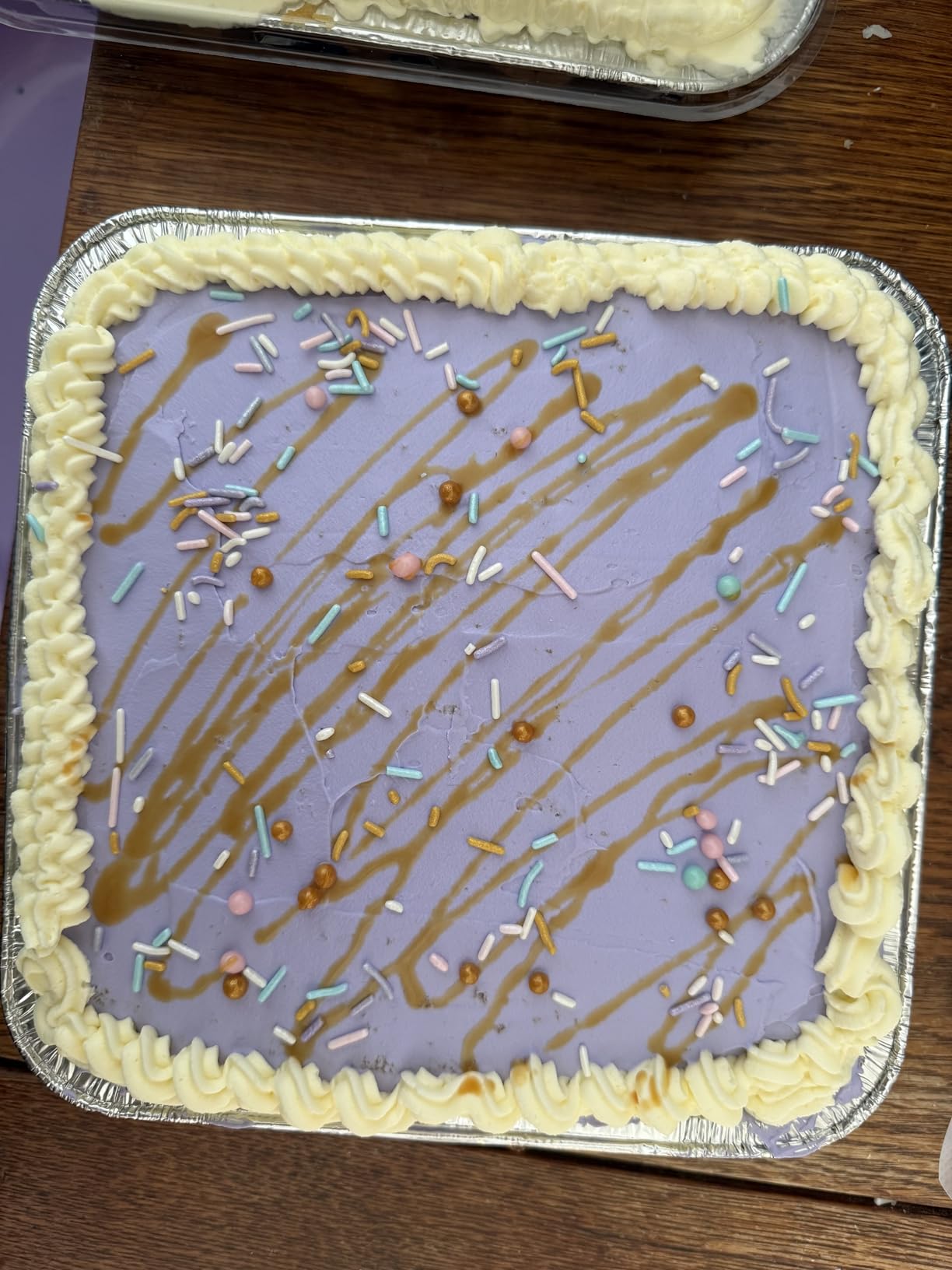 Piping Bags and Tips Set, Cakes Decorating Supplies Kit with 100pcs 12 Inch Pastry Bags, 16 Piping Tips, 3 Cake Scraper, 2 Couplers, 2 Bag Ties, Simple and Convenient Baking Supplies Set customer photo 1