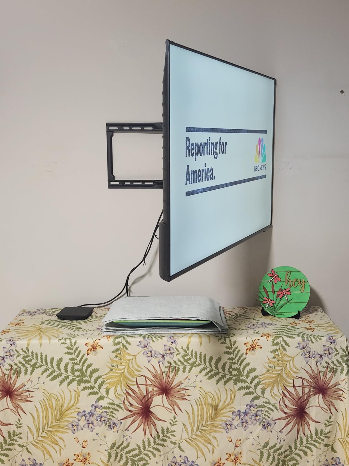 Perlegear UL-Listed Full Motion TV Wall Mount for 42 to 90 Inch TVs up to 150 lbs, Pre-Assembled TV Mount with Tool-Free Tilt, Swivel, Extension, Max VESA 600 x 400mm, 12