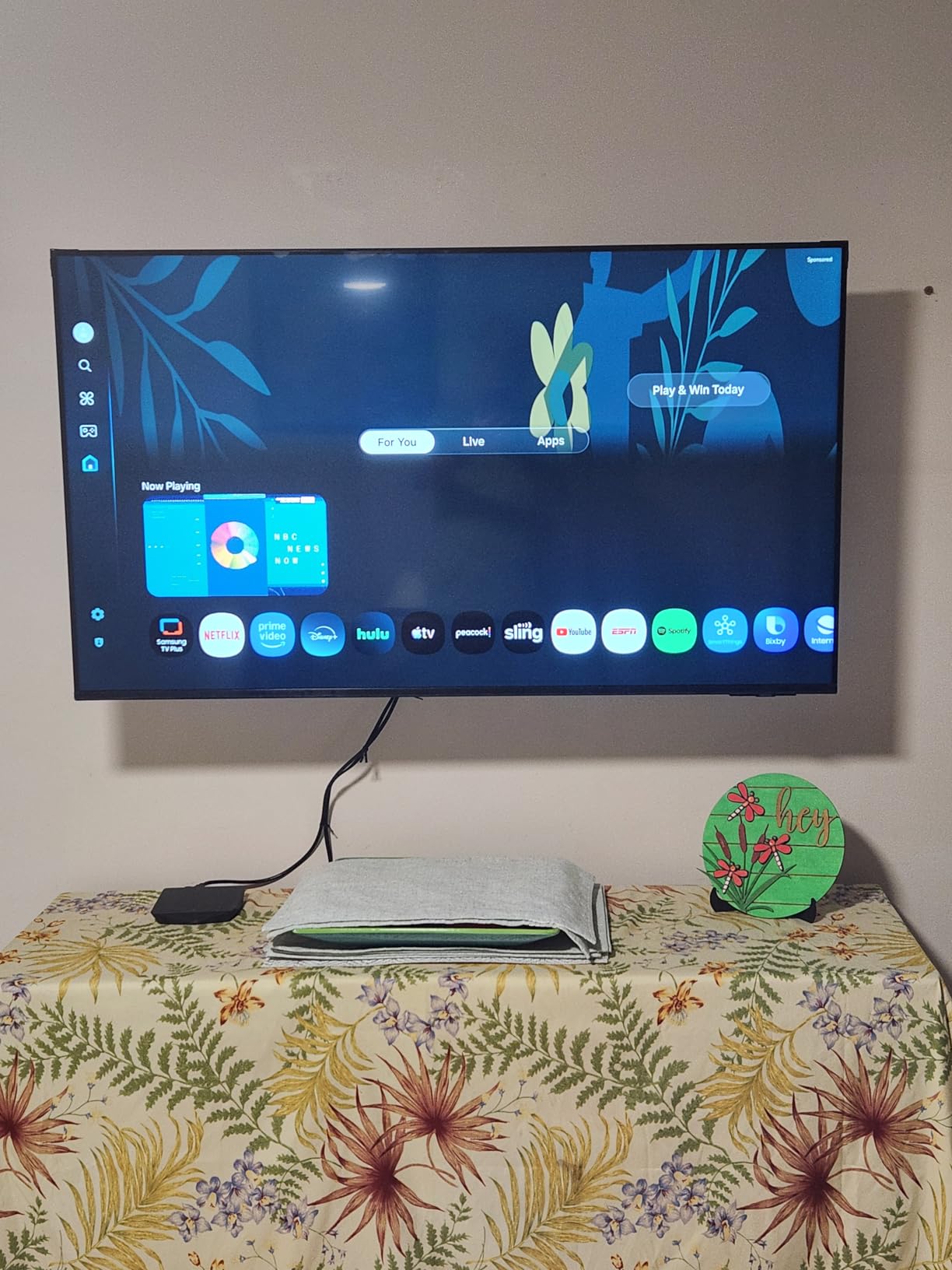 Perlegear UL-Listed Full Motion TV Wall Mount for 42 to 90 Inch TVs up to 150 lbs, Pre-Assembled TV Mount with Tool-Free Tilt, Swivel, Extension, Max VESA 600 x 400mm, 12