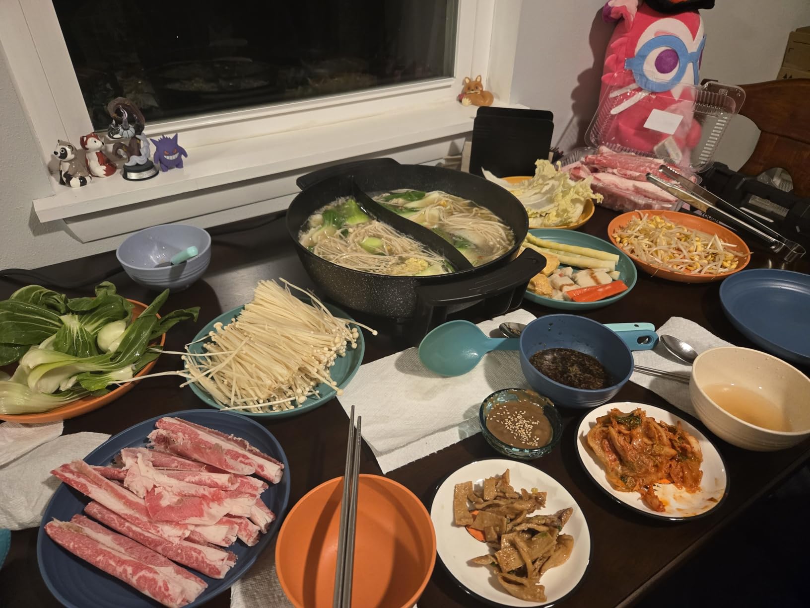 Food Party Electric Hot Pot 6L with Divider Hotpot Pot Electric Shabu Shabu Pot 110V 1200W PFOA FREE Non-Stick Chinese Hot Pot 5-Level Temperature Control customer photo 1