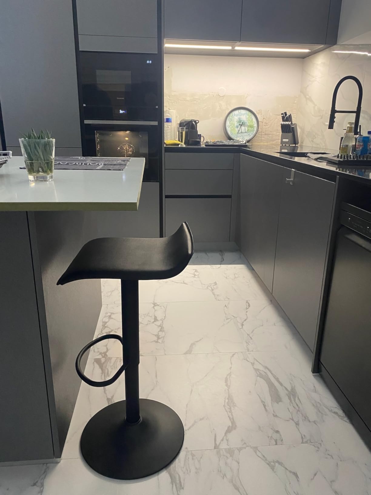 Vogue Furniture Direct Adjustable Bar Stools Set of 2, Modern Swivel PU Leather Airlift Barstools, Backless Kitchen Counter Height Bar Chair for Dining Room (Black, Black Base) customer photo 1