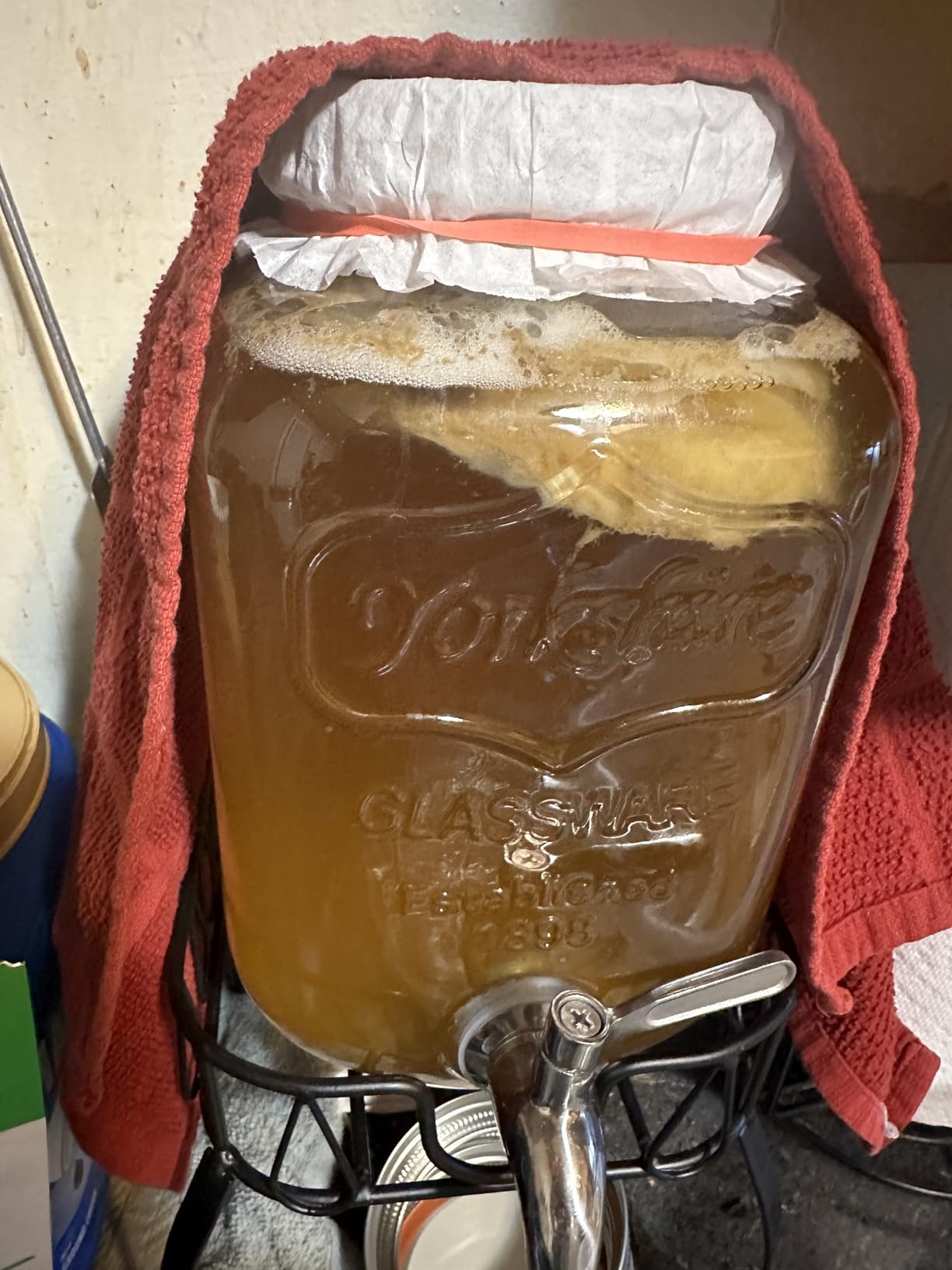 mustry Glass Drink Dispenser for Parties, 1 Gallon Beverage Dispenser with Stand and Spigot Solid Stainless Steel, Used as Lemonade Dispenser Sun Tea Jar Kombucha Jar, Set of 2 customer photo 1