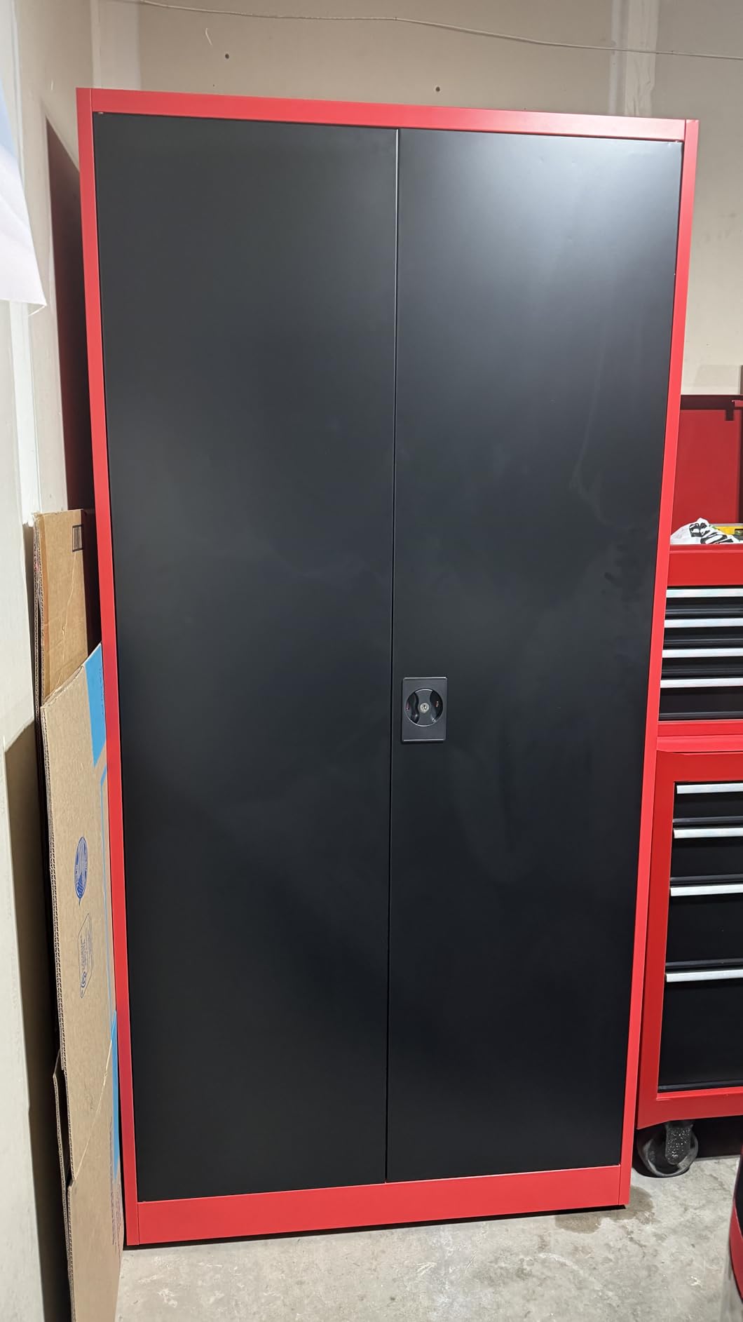 Letaya Metal Garage Storage Cabinets with Lock Door and Adjustable Shelves, Steel Tool Cabinets for Home,Office,Warehouse Organisieren (Black) customer photo 2