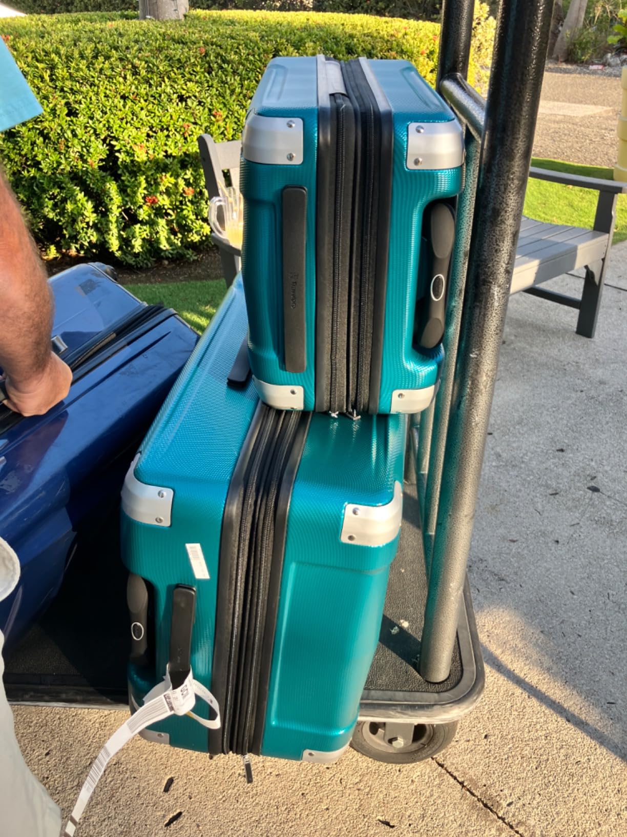 Pathways 3 Hardside Expandable Luggage, 8 Spinner Wheels, Lightweight Hard Shell Suitcase, 3 Piece Set (21/25/28), Royal Blue customer photo 2