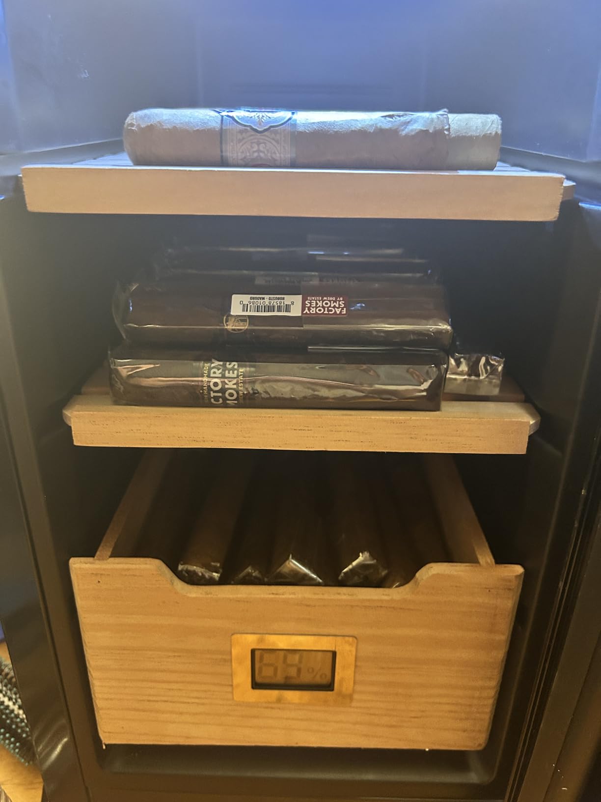 NEEDONE Cigar Humidor 48L with Heating and Cooling Temperature Control System, Quiet Thermostatic Electric Cooler Cabinet for 350 Counts with Digital Hygrometer, Spanish Cedar Wood, Gift for Men customer photo 2