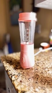 Hamilton Beach Portable Blender for Smoothies With 14 oz. Travel Jar | BPA Free Jar & Lid | Durable Stainless Steel Blades | 300 Watts Peak Power | Personal Smoothie Blender | Blue | 51172G customer photo 1