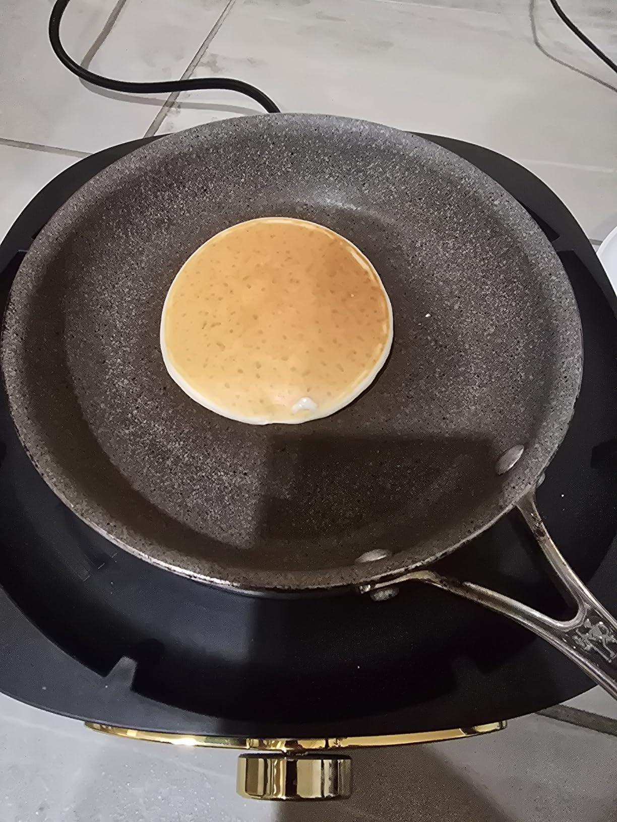 Dezin Hot Pot Electric with Divider, 6L Double-Flavor Shabu Shabu Pot, Dual Sided Removable Non-Stick Hotpot Pot Electric, 3