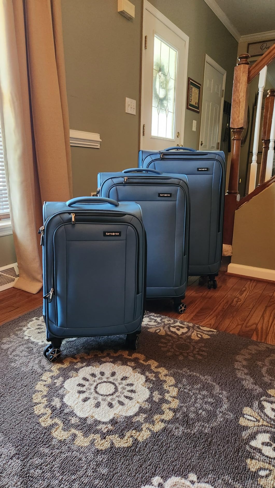 Saire LTE Softside Expandable Luggage with Spinner Wheels, 3-Piece Set (20/25/28), Caribbean Blue customer photo 2