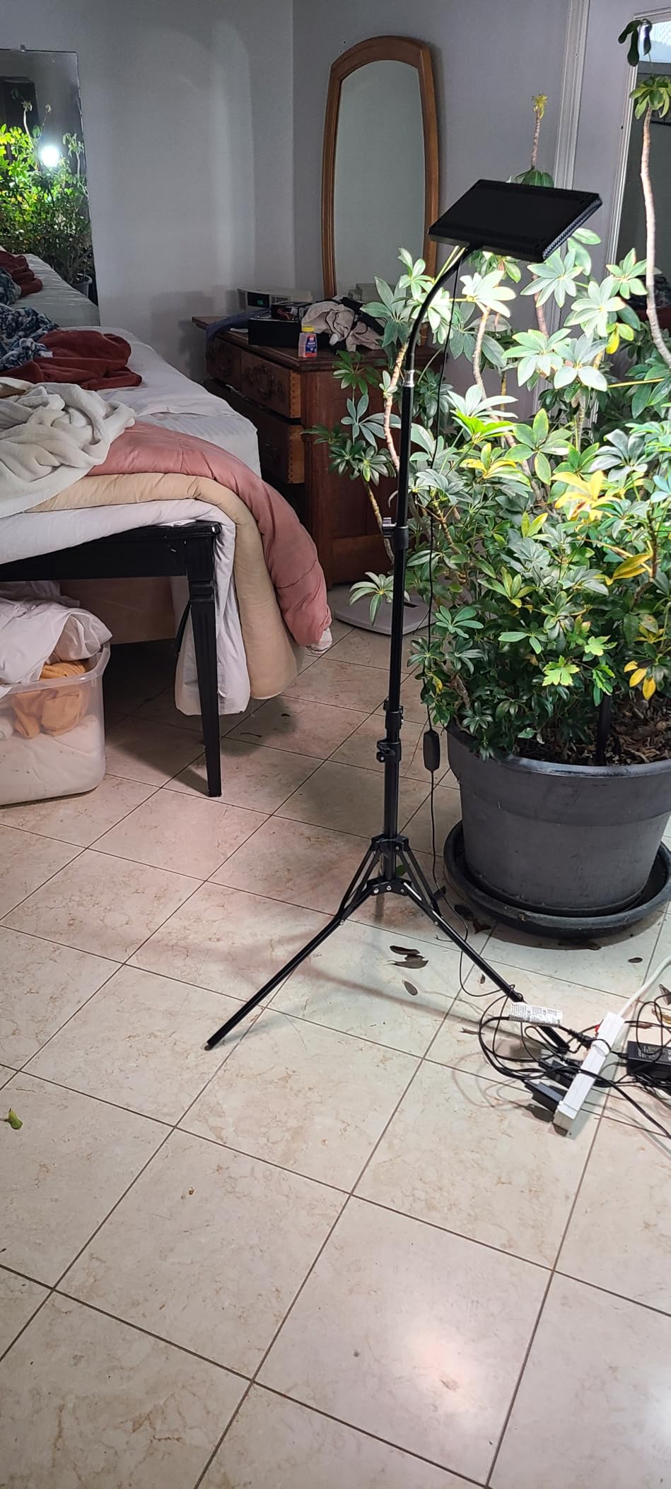 LBW Latest Grow Light for Indoor Plants 428 LED Dual-Head Full Spectrum Standing Plant Light customer photo 1