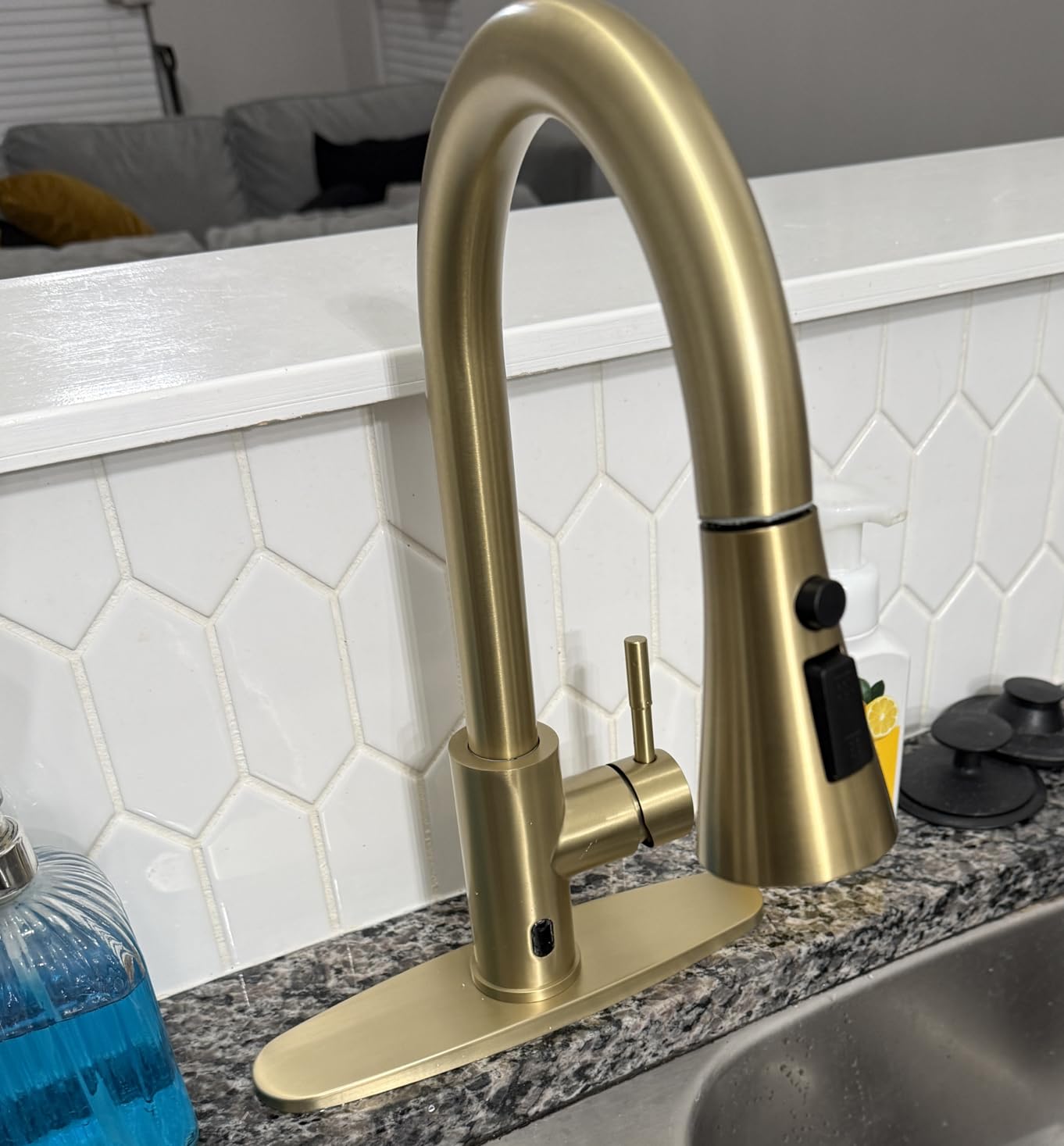 APPASO Touchless Kitchen Faucet, Matte Black Hands Free Kitchen Sink Faucet with Soap Dispenser and Pull Down Sprayer 3 Modes, Activated Motion Sensor Faucets for Kitchen Sink, S304 Stainless Steel customer photo 1