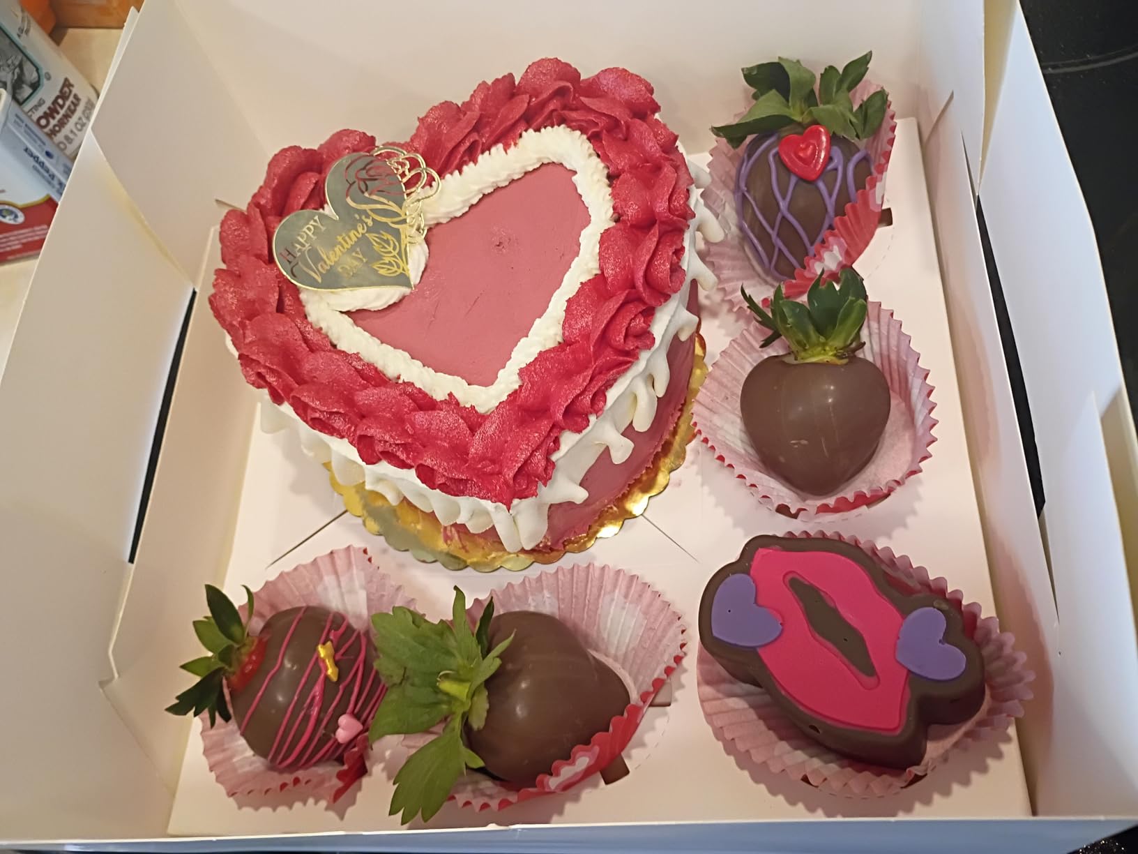 Riccle 88 pcs Cake Decorating Kit with Cake Turntable - Includes 50 Disposable + 2 Reusable Piping Bags and Tips Set, 24 Icing Piping Tips, 2 Spatulas, 3 Icing Comb Scraper, Baking Supplies customer photo 2