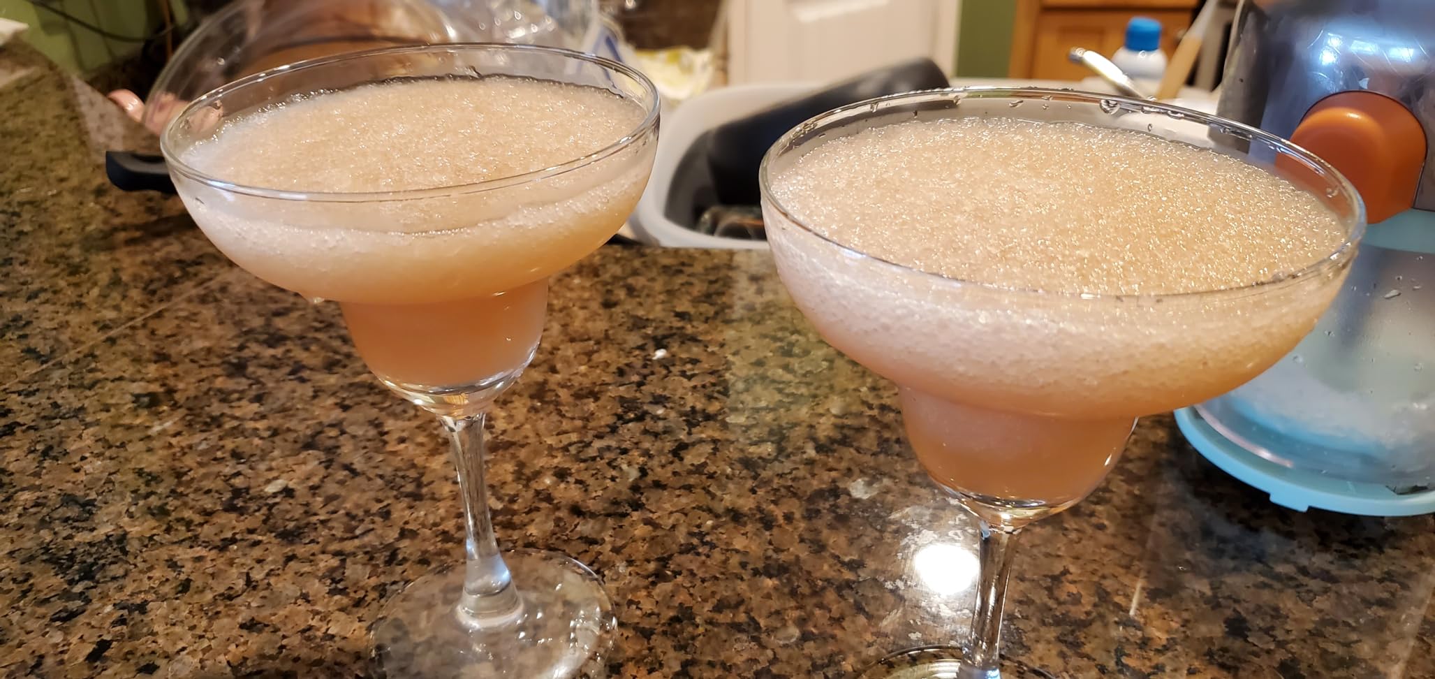 Margaritaville Maui Portable Frozen Drink Machine and Blender Ideal for Resort-Quality Shaved Ice Drinks and Smoothies customer photo 1