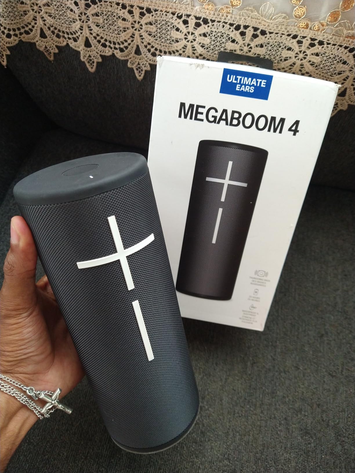 Ultimate Ears MEGABOOM 4 Portable Waterproof Bluetooth Speaker with Powerful 360-Degree Sound and Thundering Bass, Floating Speaker with 20-Hour Battery and 147ft Range customer photo 1