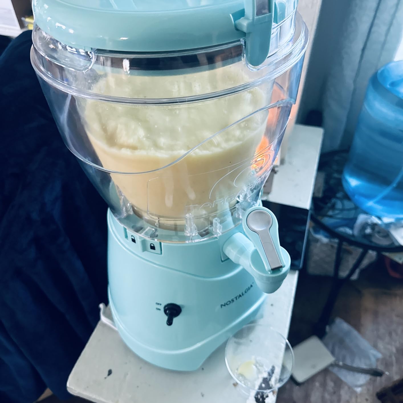 Nostalgia Frozen Drink Maker and Margarita Machine for Home - 32-Ounce Slushy Maker with Stainless Steel Flow Spout - Easy to Clean and Double Insulated - Retro Red customer photo 1