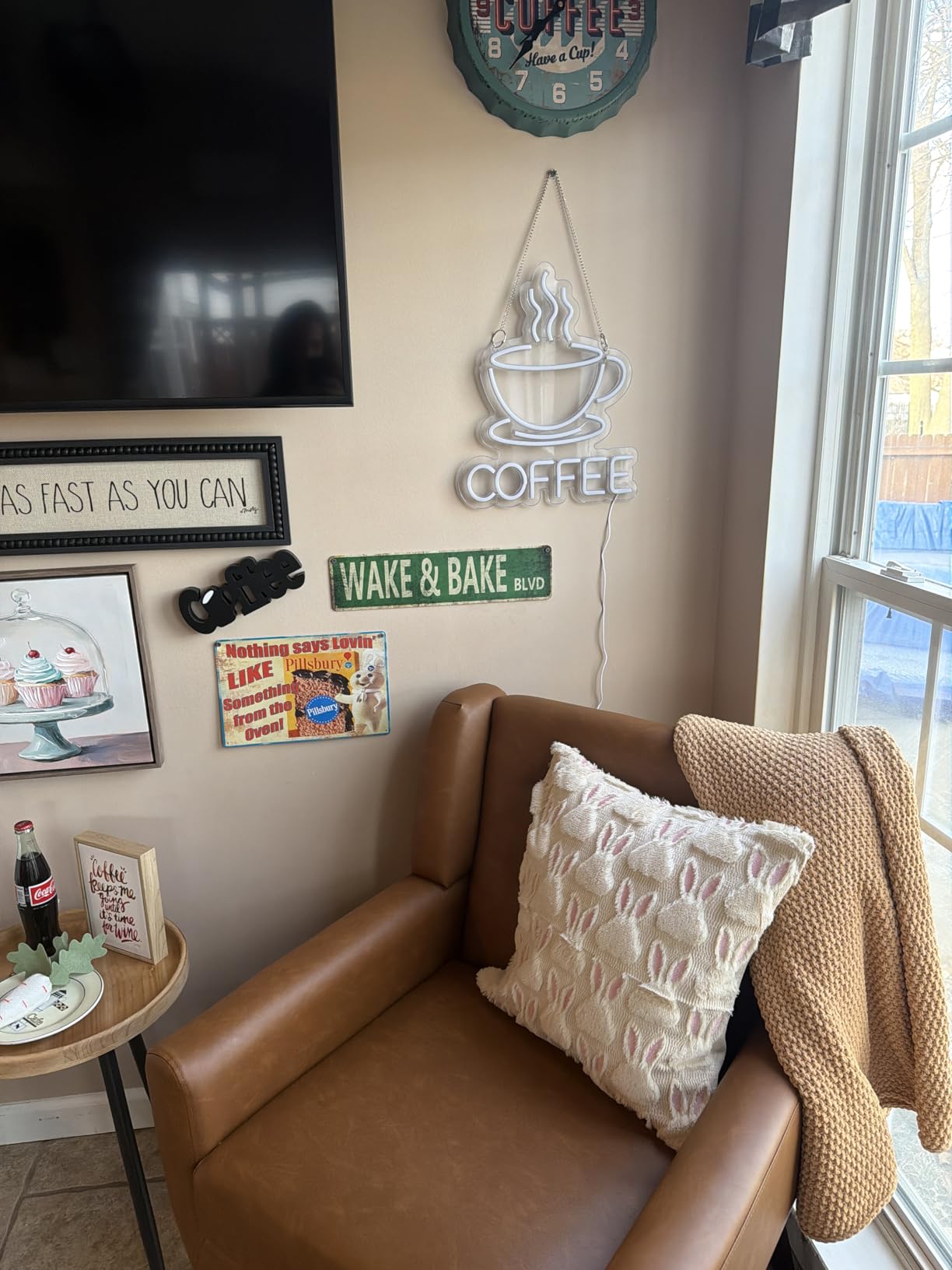 Happy Hour Neon Sign Dimmable Led Happy Hour Neon Bar Signs for Home Bar, USB Powered Bright Cocktails Happy Hour Neon Signs for Wall Decor Bar Pub Man Cave Party Art Decor(14.1*12.5inches) customer photo 2