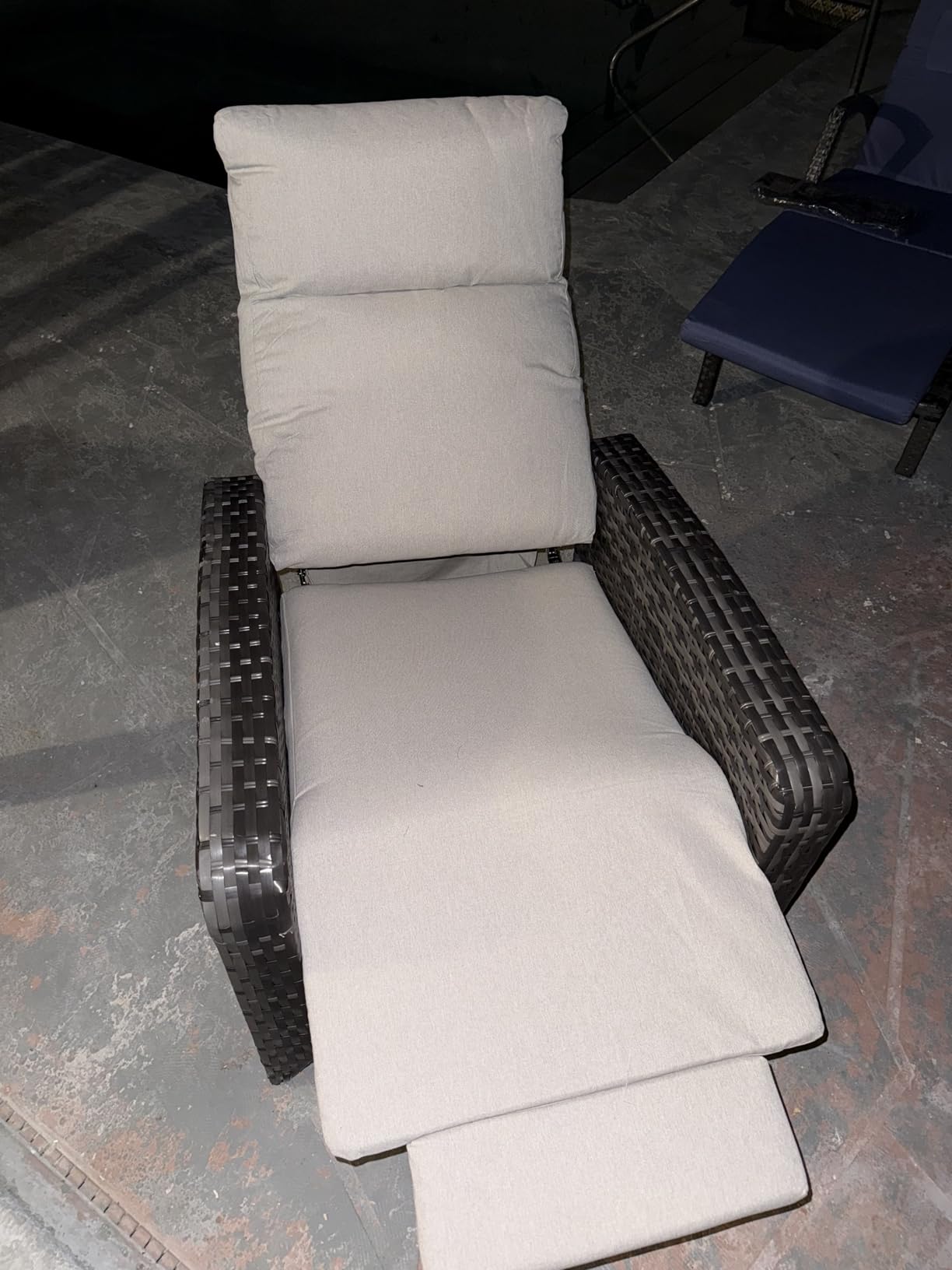 Upgraded Outdoor Recliner Chair, Reclining Patio Chairs with Adjustable Back up to 150 Lay Flat and Extended Footrest, Wicker Recliner Chairs with Flip Table and Removable Olefin Cushion customer photo 2
