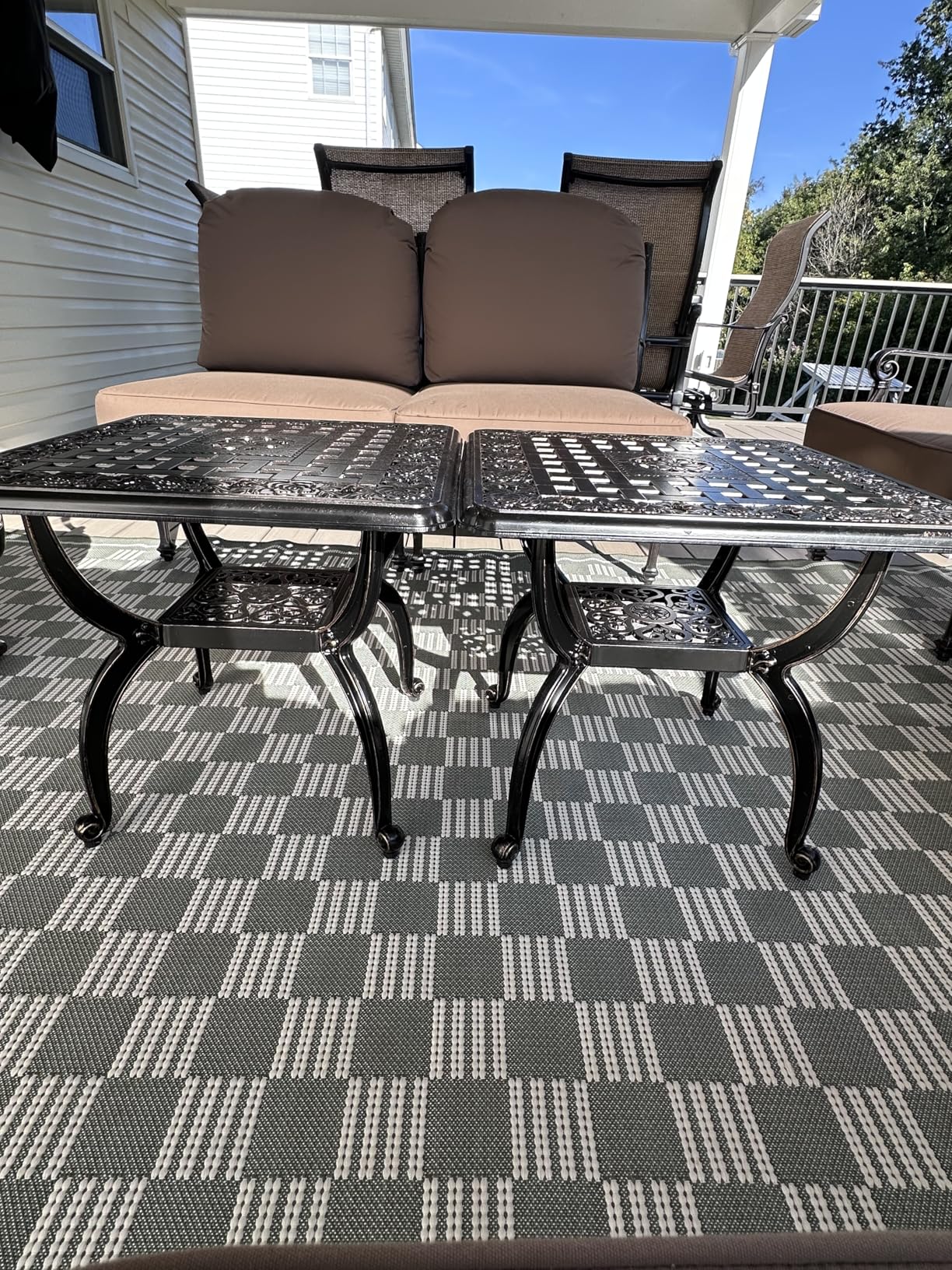 Cast Aluminum Outdoor Side Table, Small Patio Table, Outdoor Coffee Tables for Patio, Garden, Balcony, for All Weather (Black, Round) customer photo 1