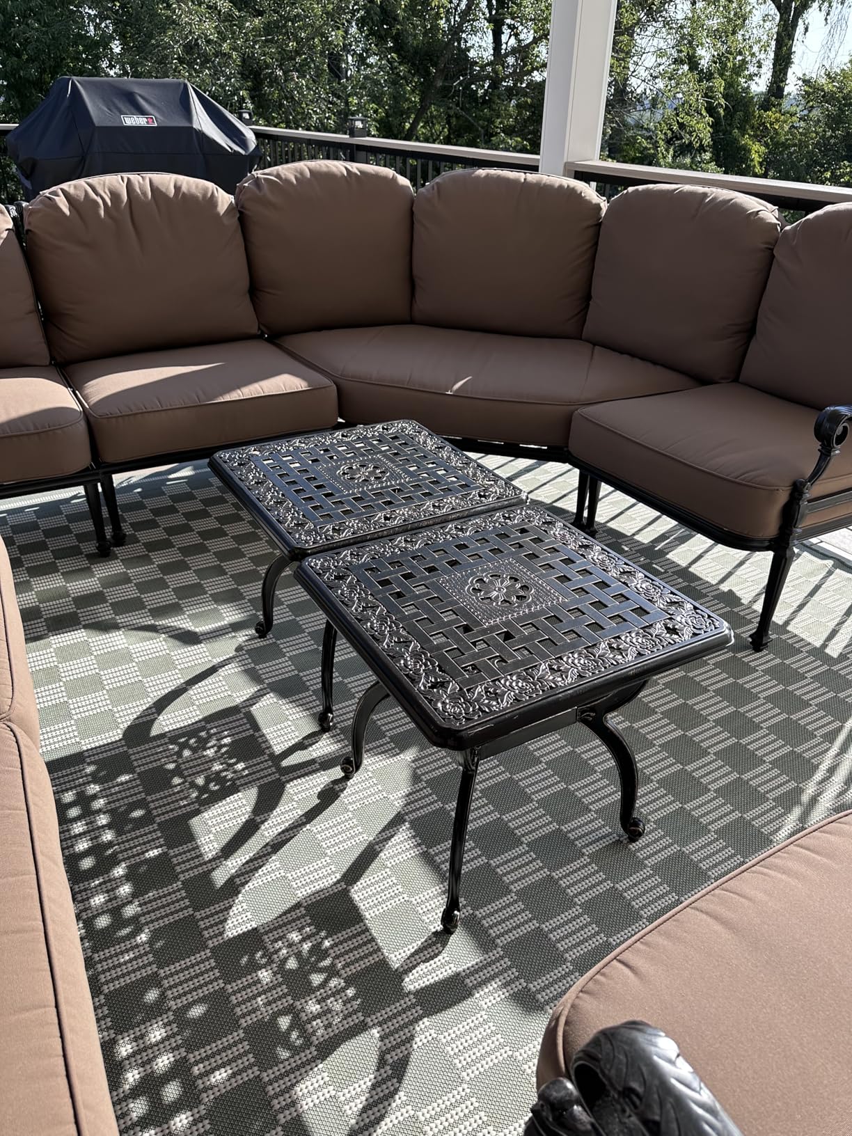 Cast Aluminum Outdoor Side Table, Small Patio Table, Outdoor Coffee Tables for Patio, Garden, Balcony, for All Weather (Black, Round) customer photo 2