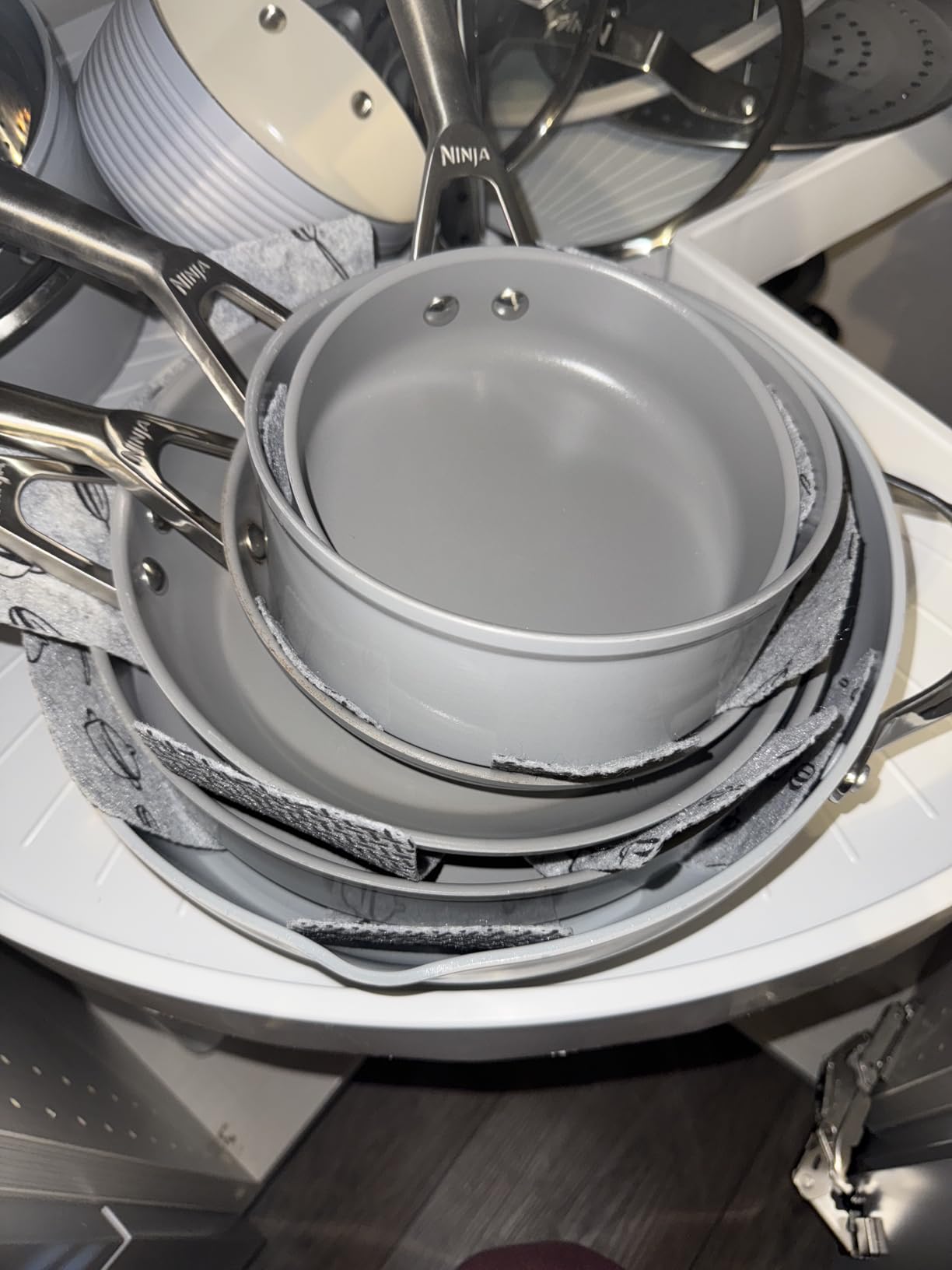 Ninja Ceramic Pro 10Piece Cookware Set, NonStick Pots & Pans Set with Glass Lids, Nontoxic, PTFE Free, Ceramic Coated, Stove to Oven Safe, All Stovetop & Induction Compatible, Midnight Blue customer photo 1