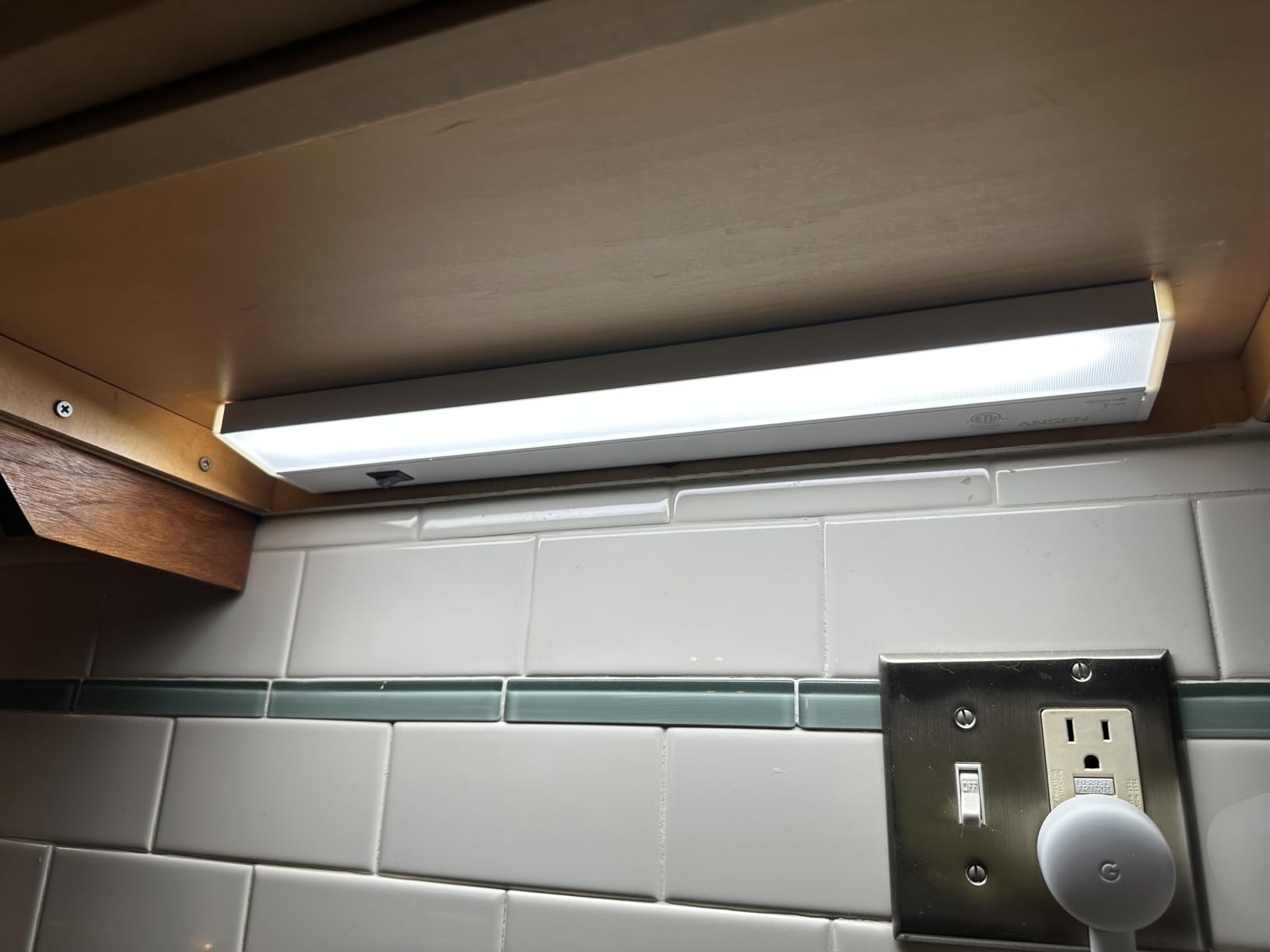 Ansen 4Packs of Under Cabinet Lighting Hardwired, 12IN 10W 666LM, Dimmable Led Light for Kitchen/Bar/Closet, CRI>92, R9>90, 3 Color Temperature, 3000K/4000K/5000K(Warm White, Cool White, Daylight) customer photo 2″ class=”wp-image-customer”/></figure>


<h3><span class=